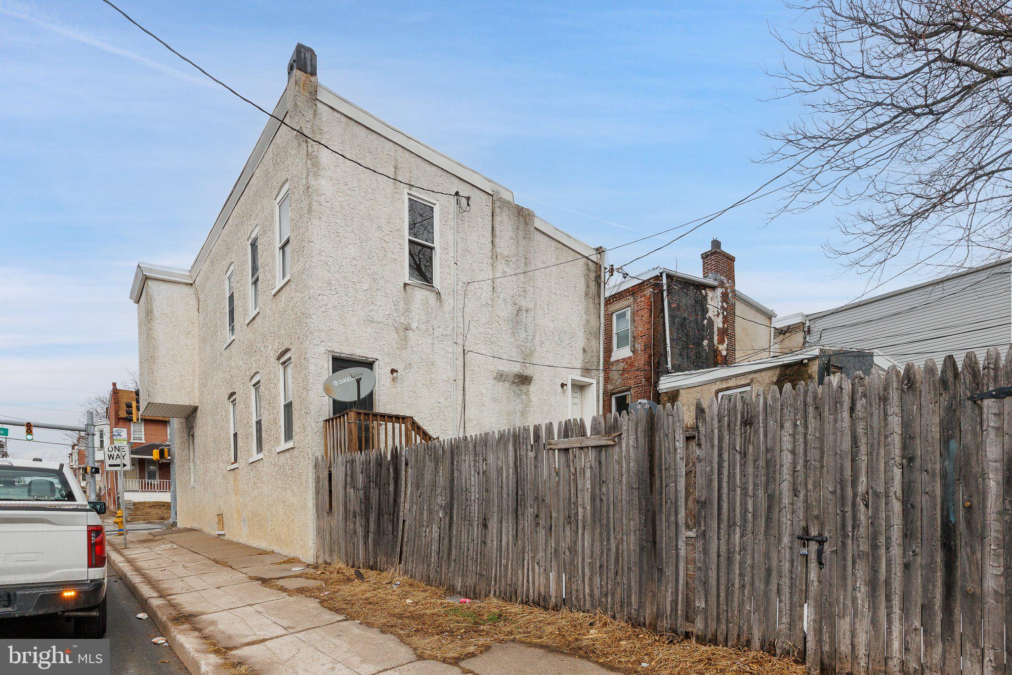 200 N FRANKLIN STREET