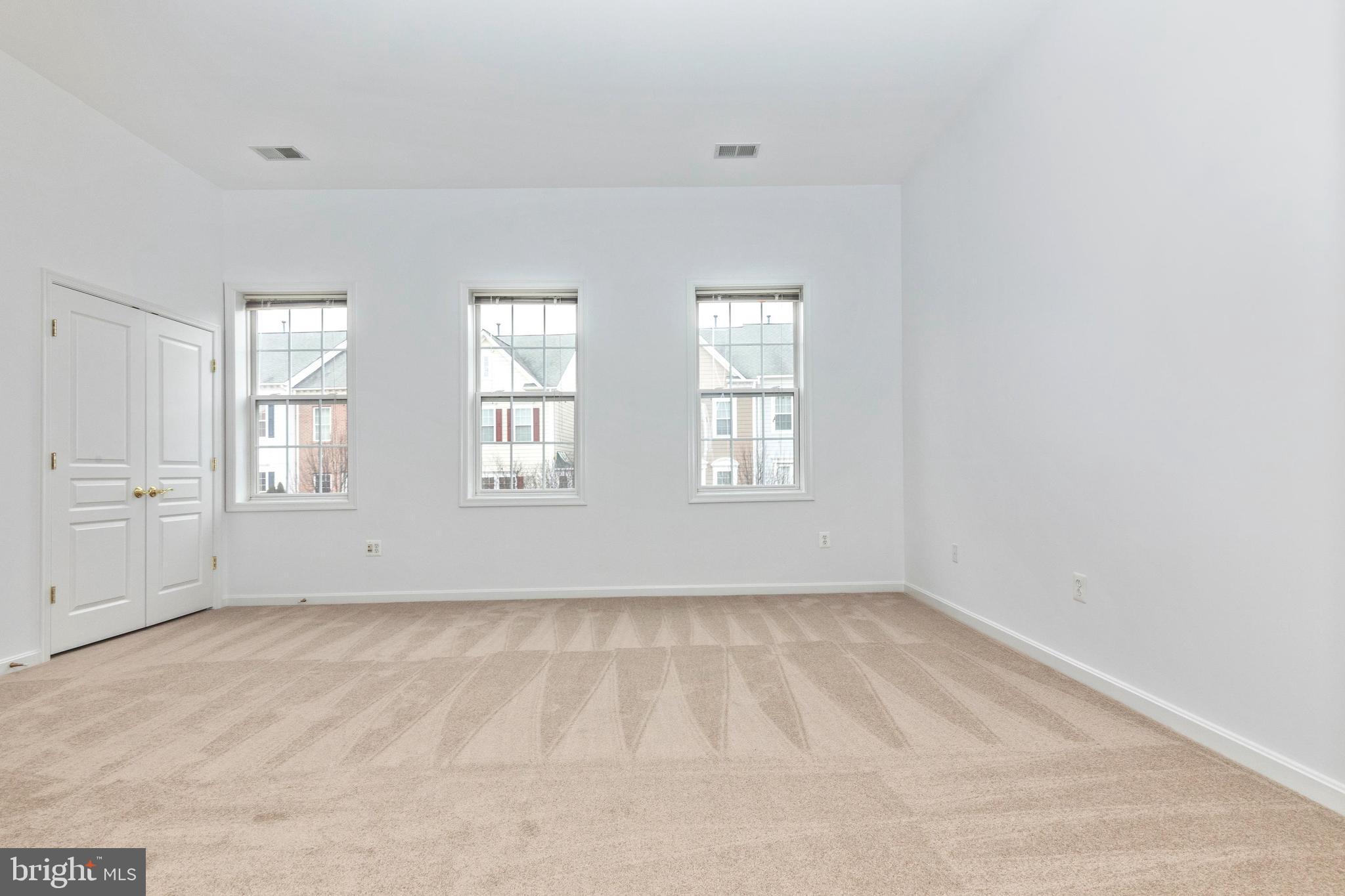 VILLAGES OF URBANA - Residential Lease