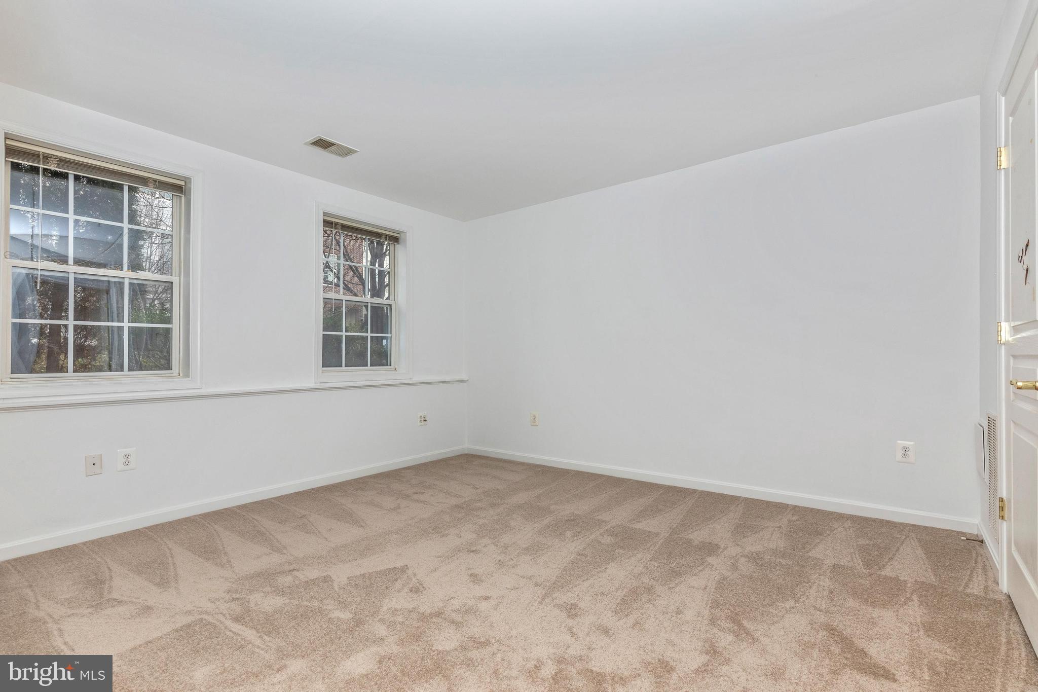 VILLAGES OF URBANA - Residential Lease