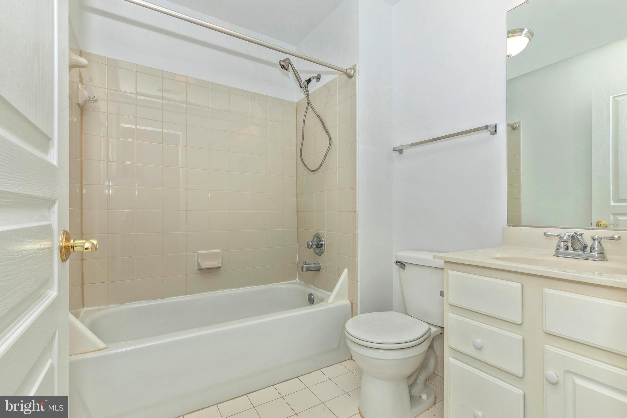 VILLAGES OF URBANA - Residential Lease