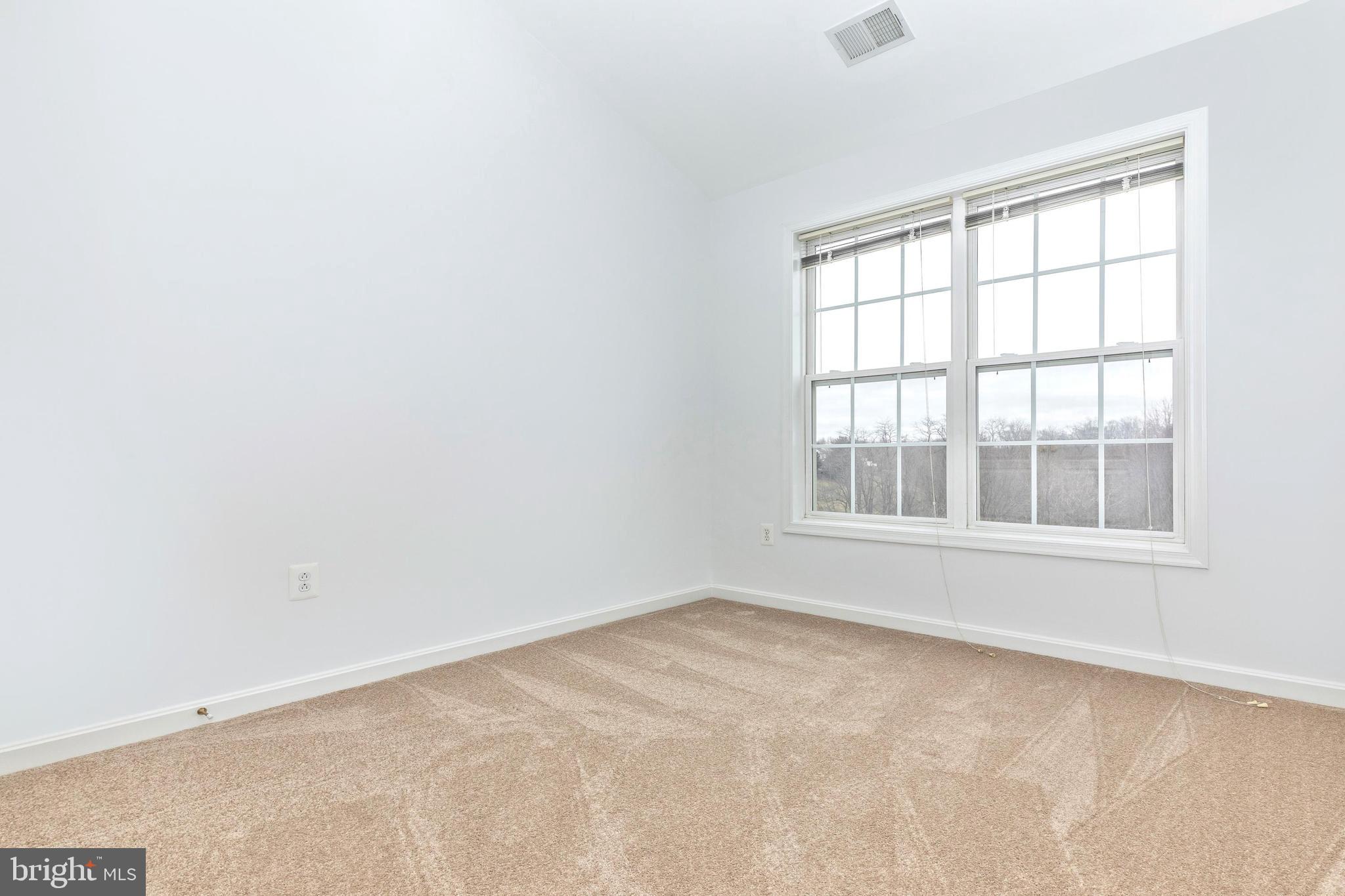 VILLAGES OF URBANA - Residential Lease