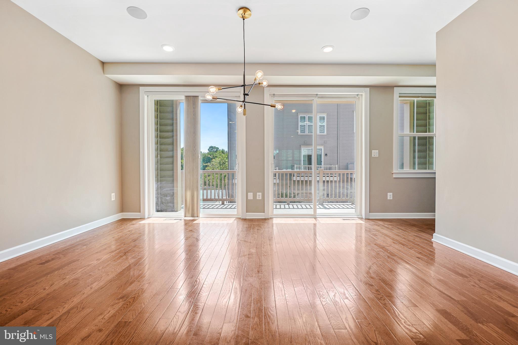 GREENBELT STATION - Residential