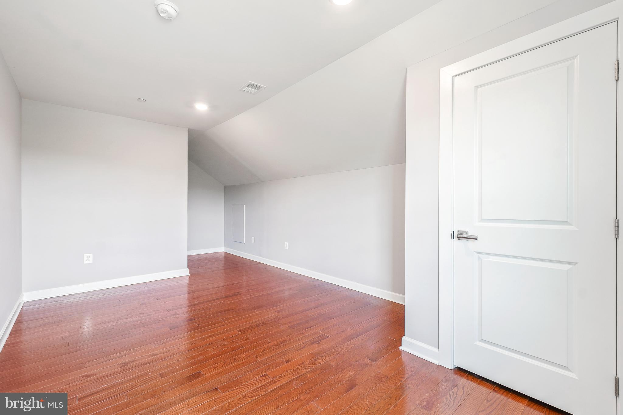 GREENBELT STATION - Residential