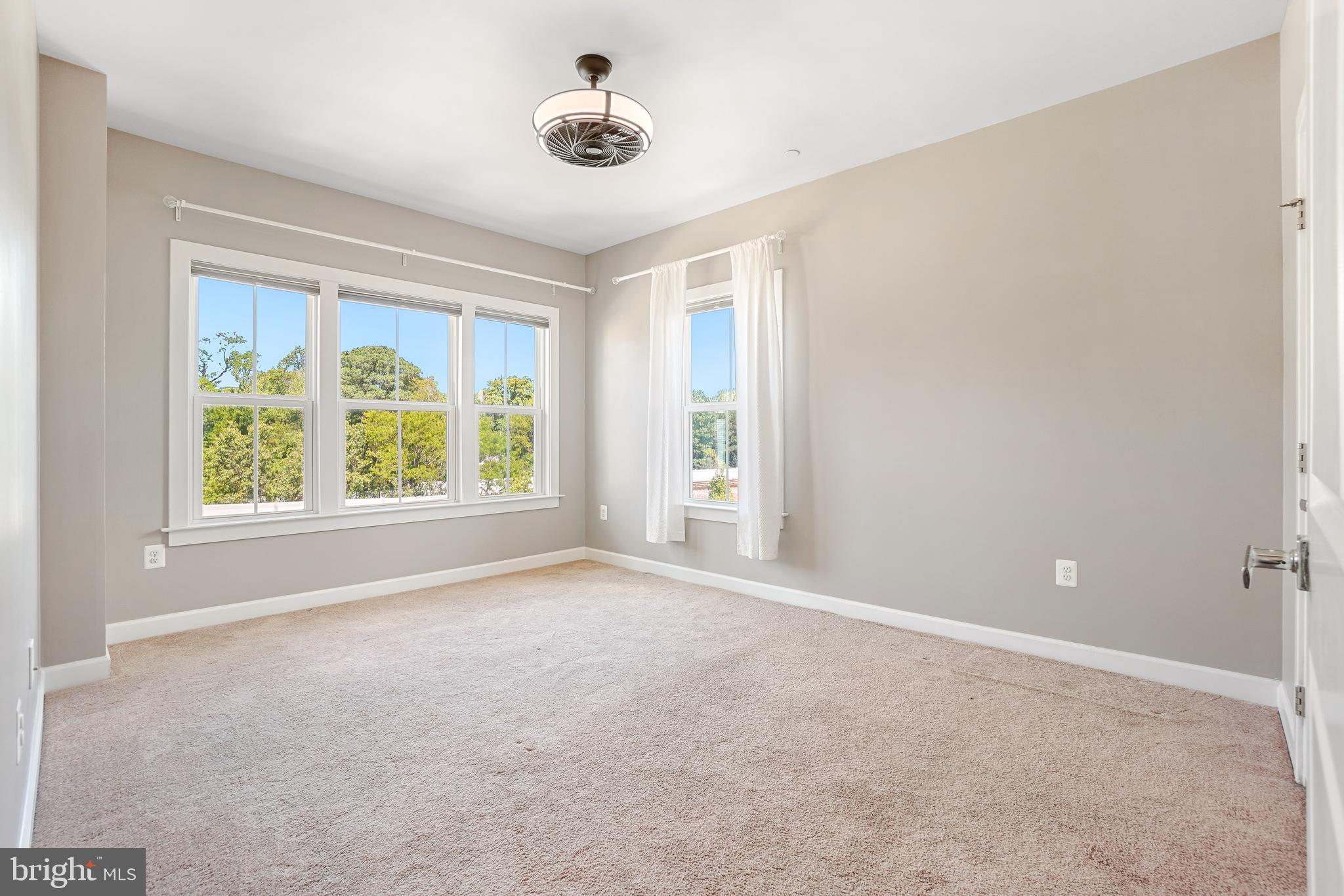 GREENBELT STATION - Residential