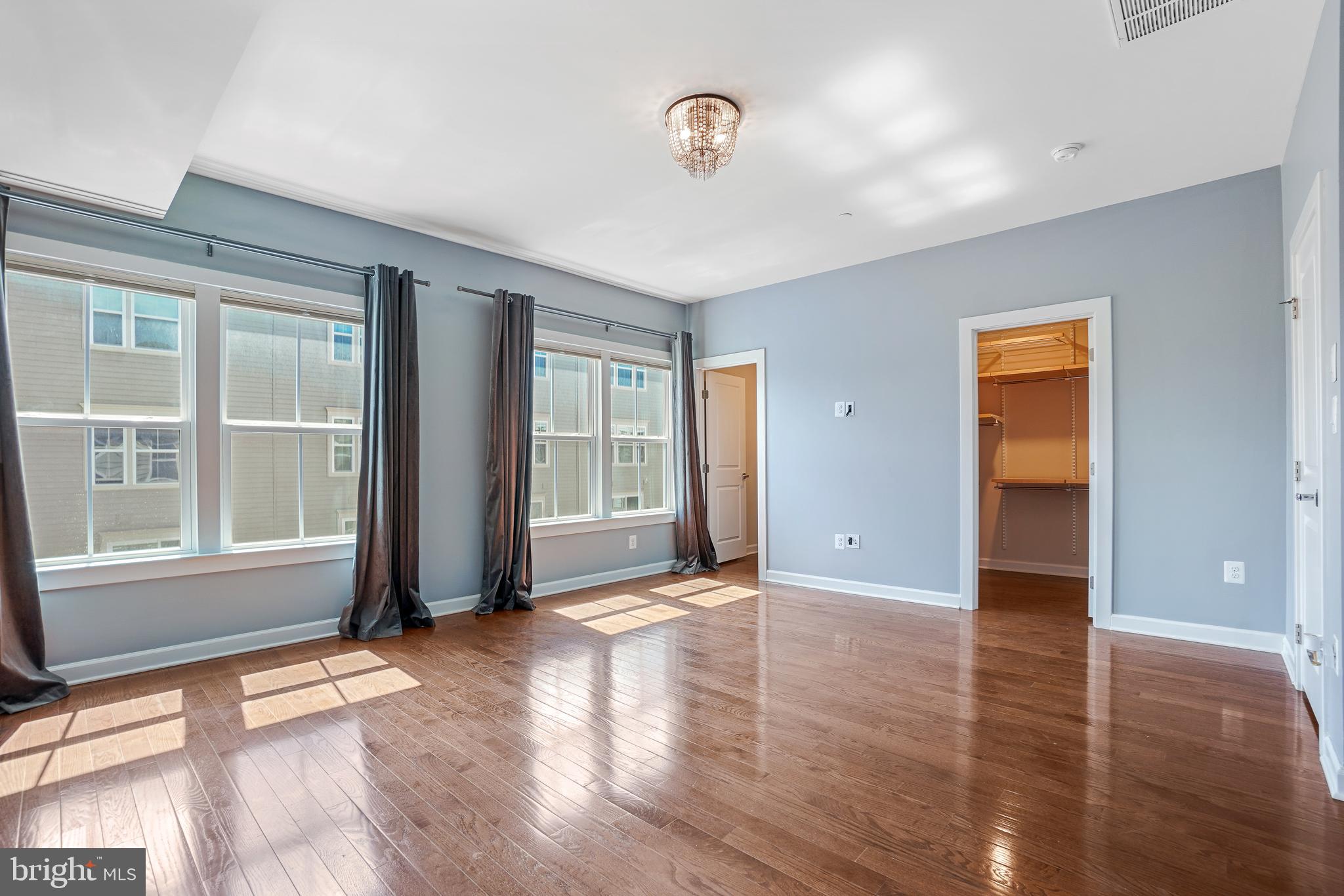 GREENBELT STATION - Residential