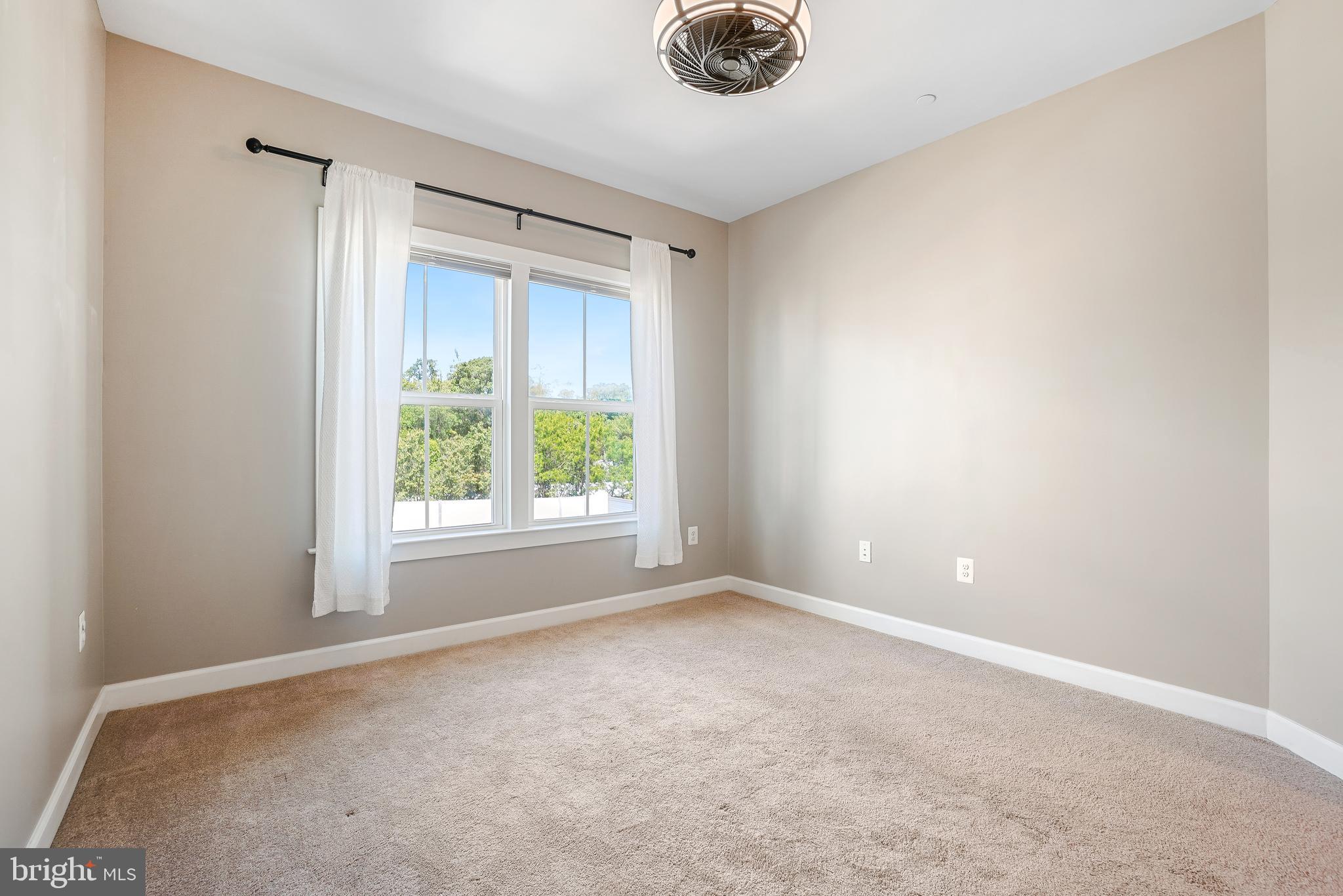 GREENBELT STATION - Residential