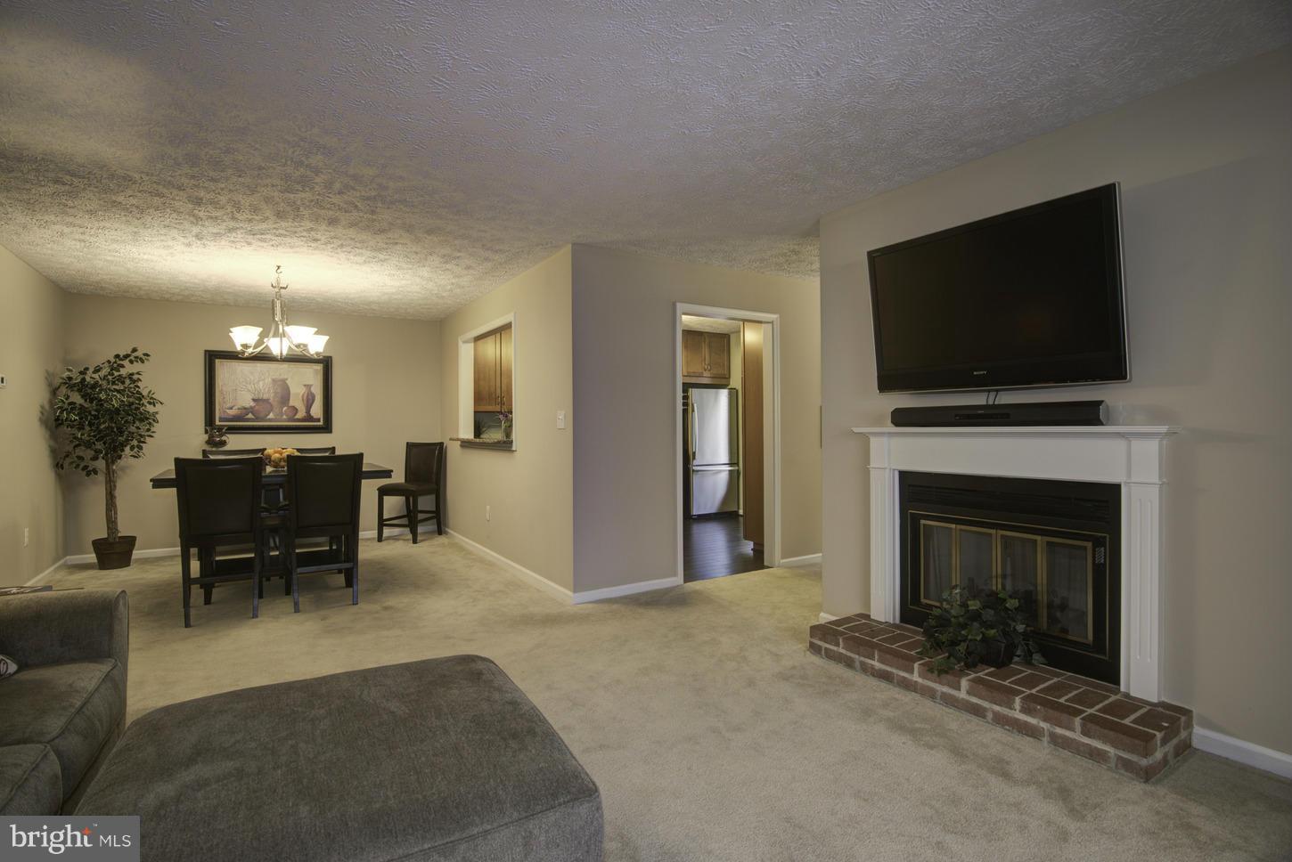 HUNTERS CROSSING - Residential