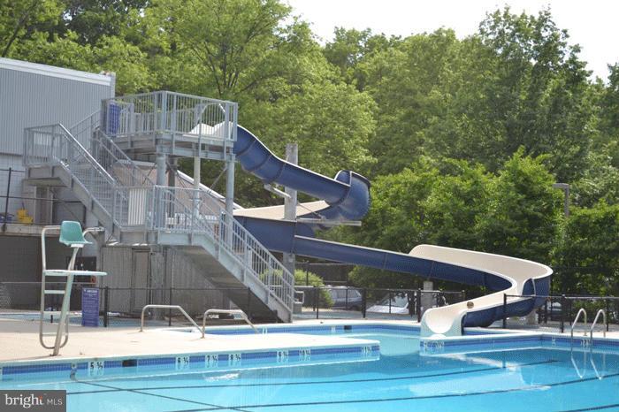 HUNTERS CROSSING - Residential