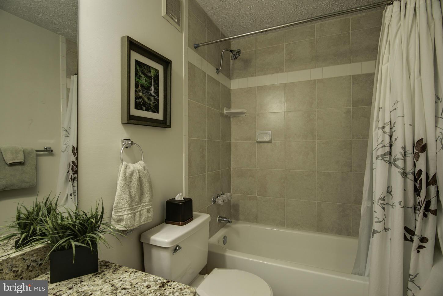 HUNTERS CROSSING - Residential