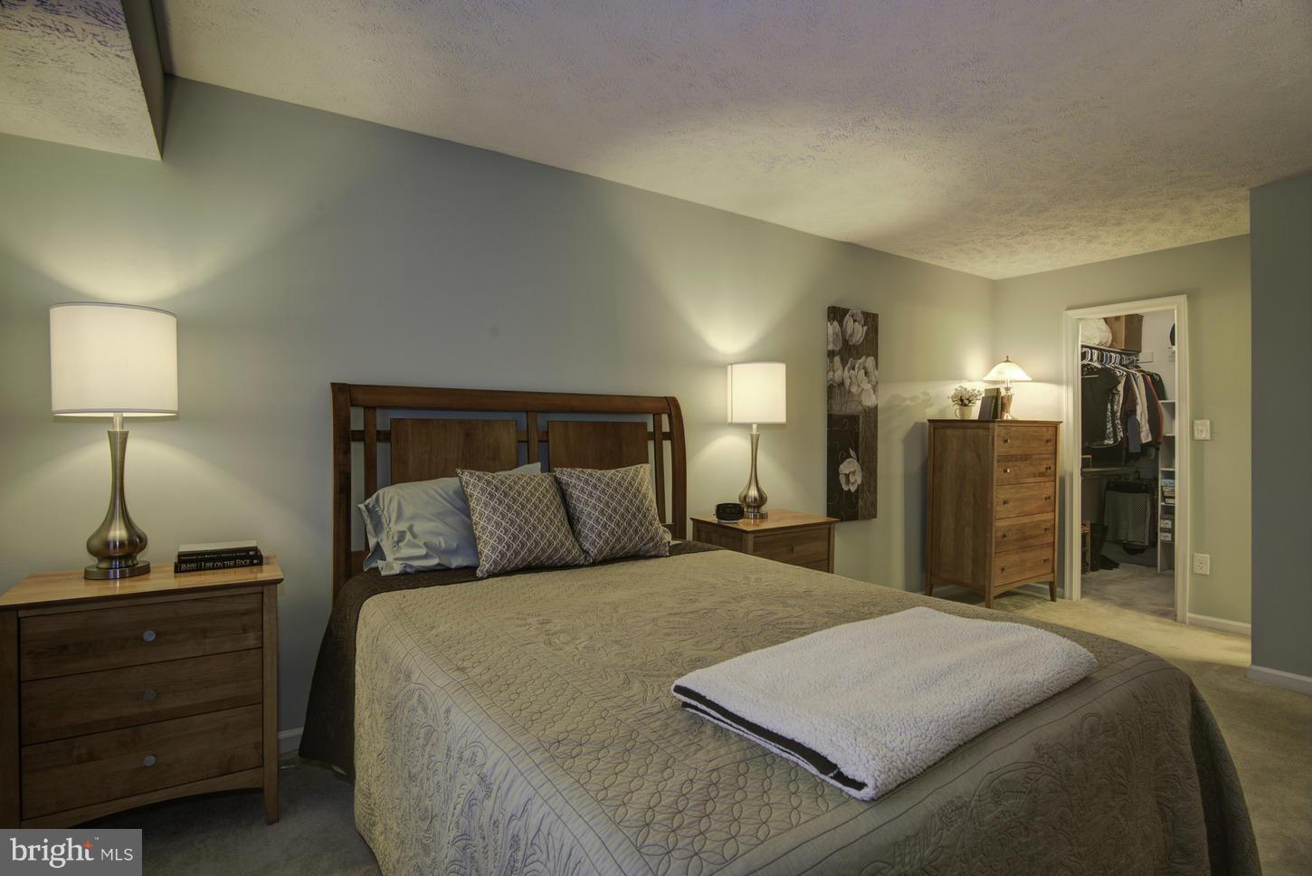 HUNTERS CROSSING - Residential