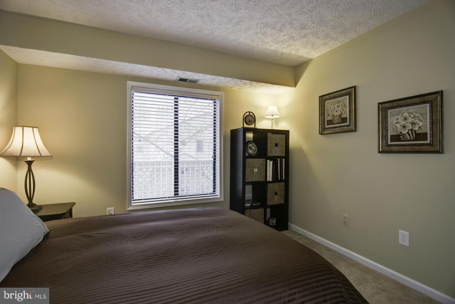 HUNTERS CROSSING - Residential