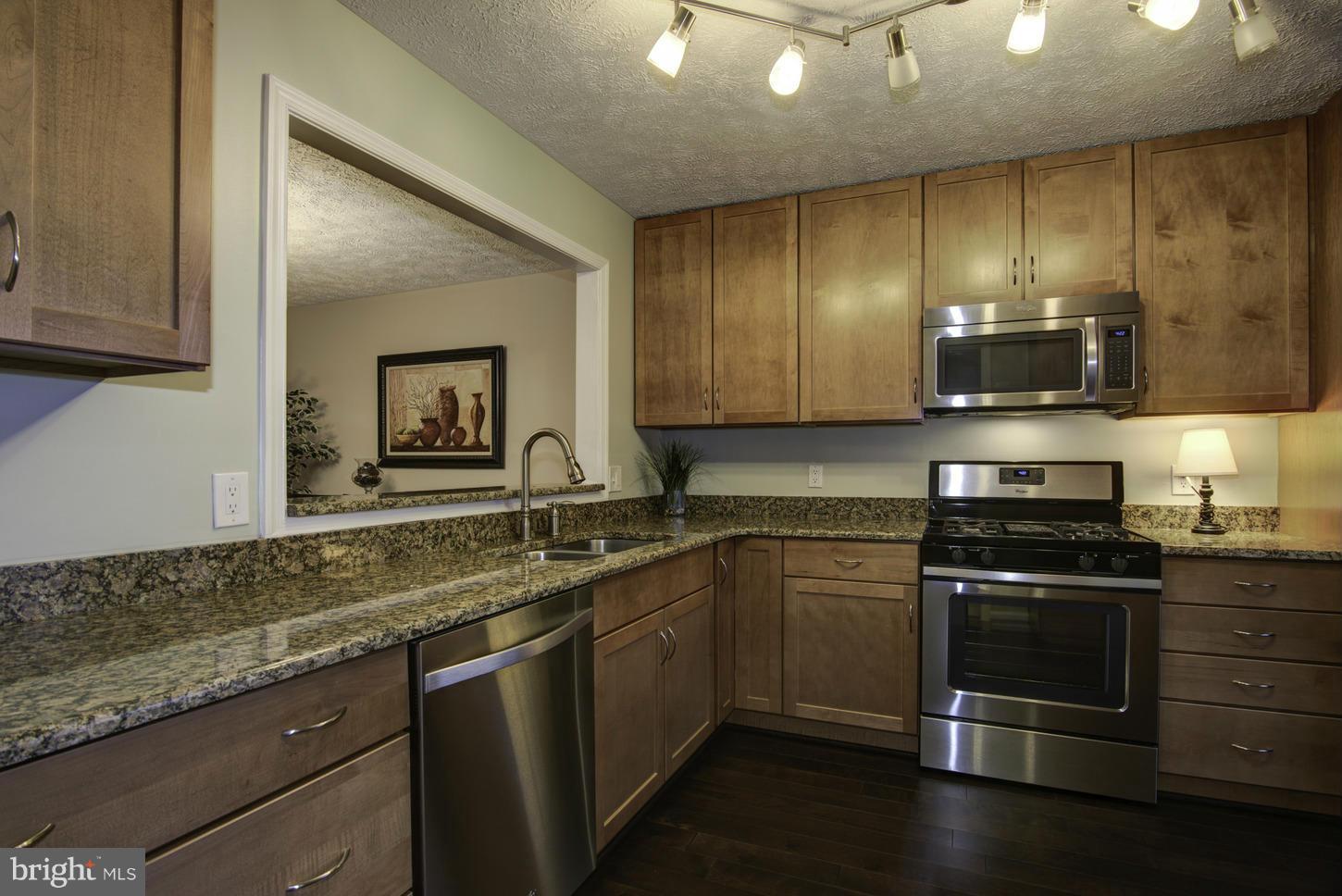 HUNTERS CROSSING - Residential