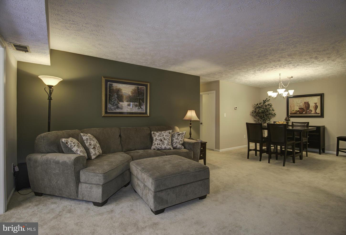 HUNTERS CROSSING - Residential