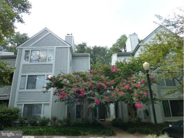 HUNTERS CROSSING - Residential