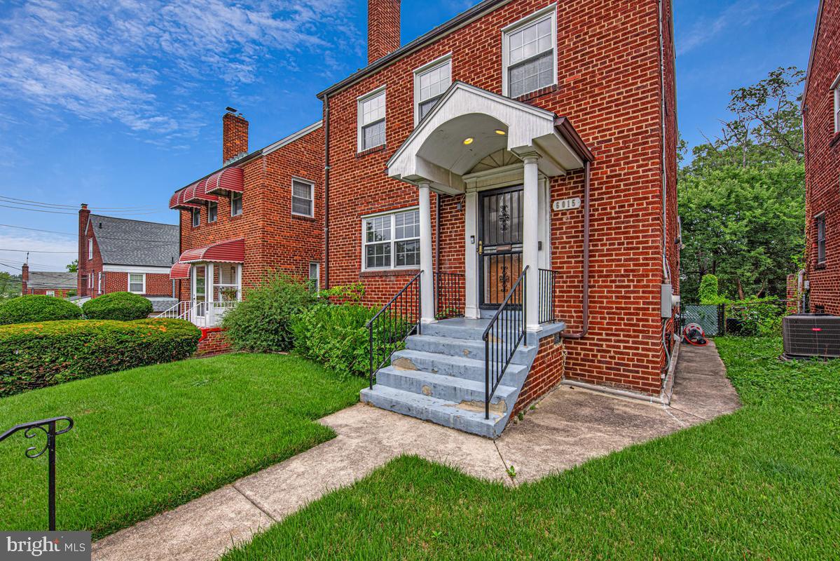 6015 3RD STREET NE