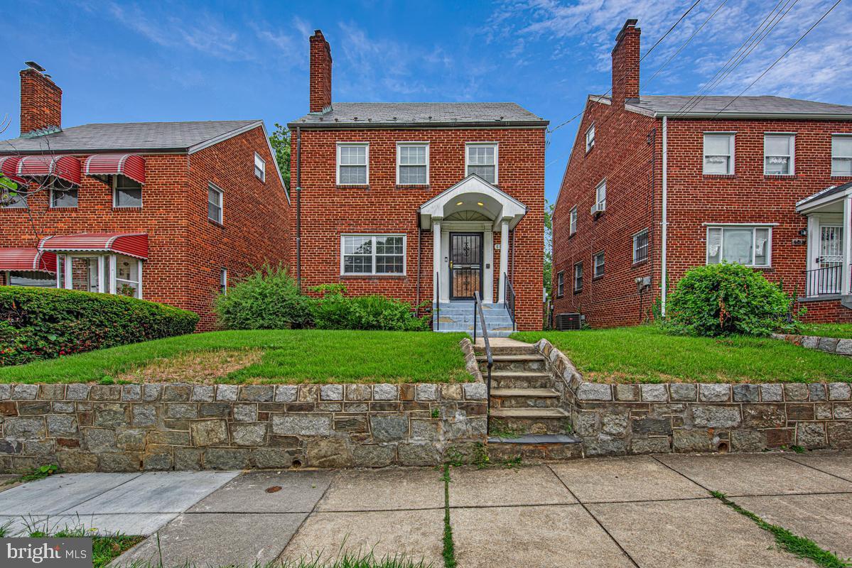 6015 3RD STREET NE