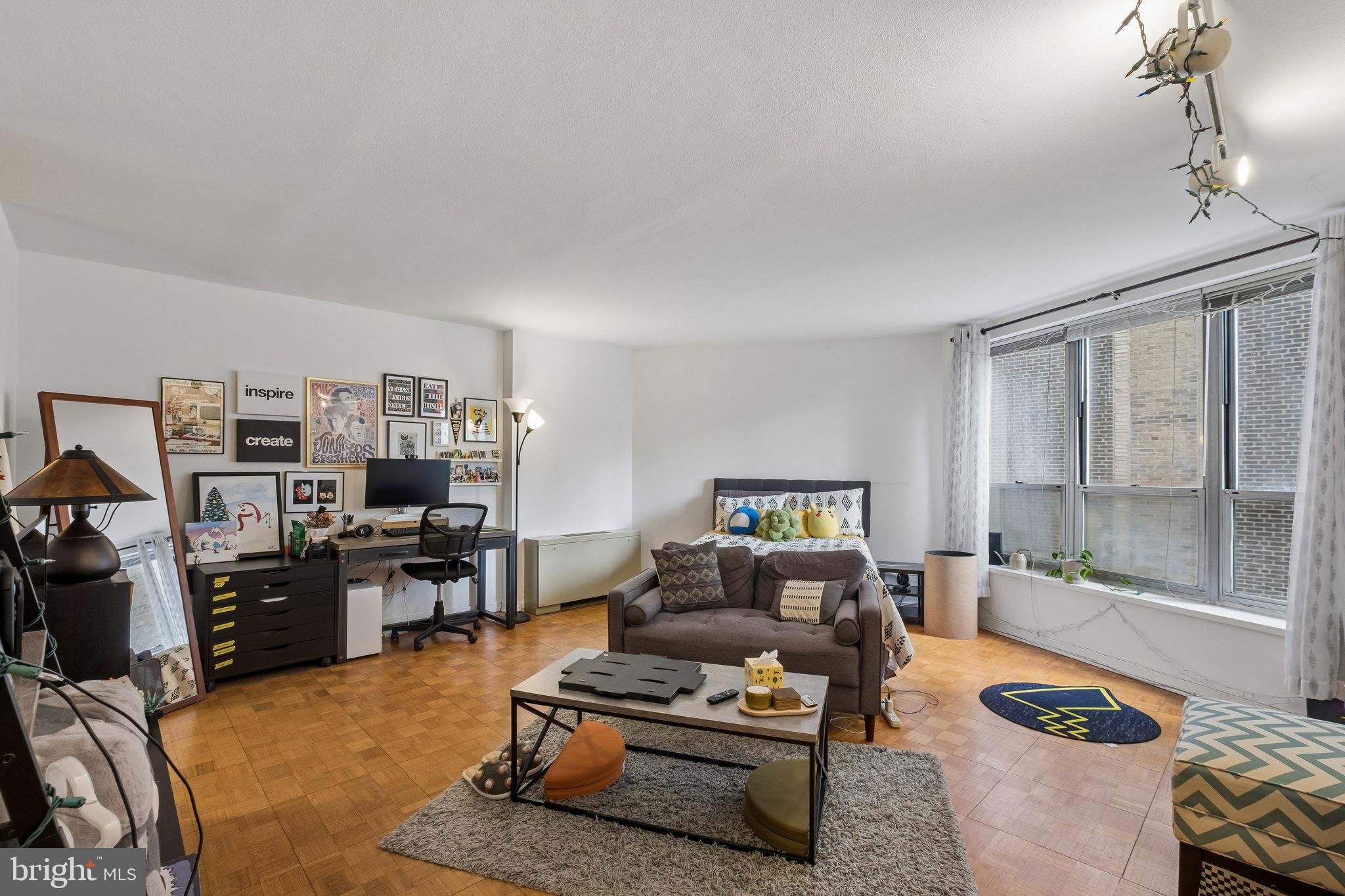 224 W RITTENHOUSE SQUARE 30 904