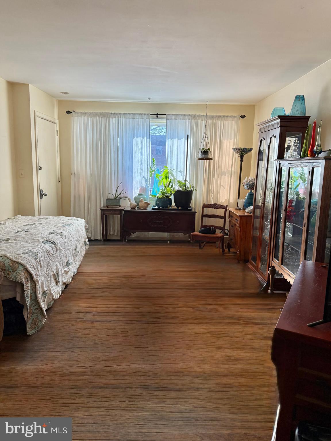 LOGAN SQ - Residential Income