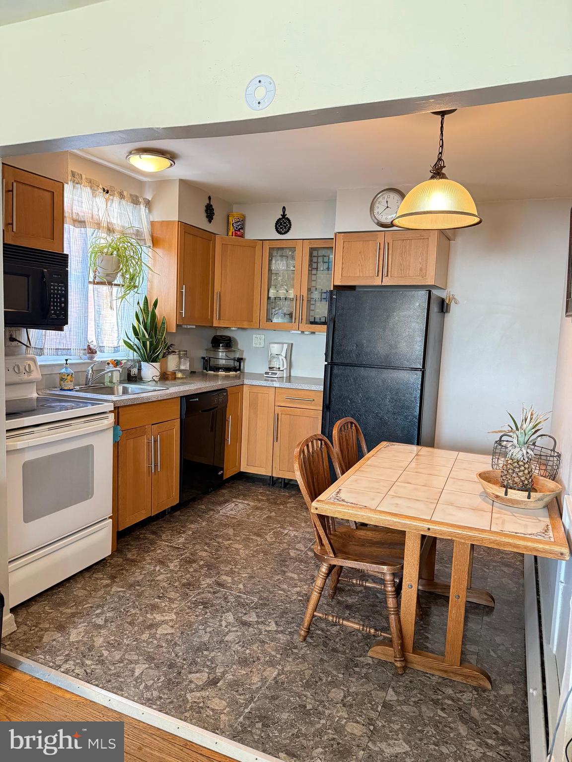 LOGAN SQ - Residential Income