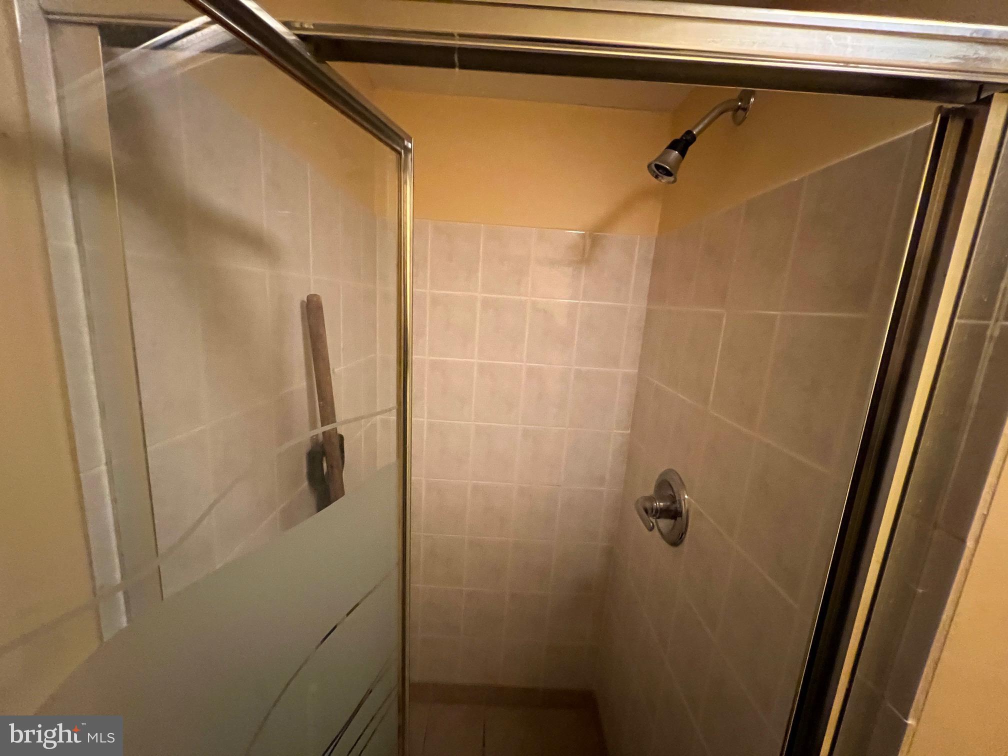 LOGAN SQ - Residential Income