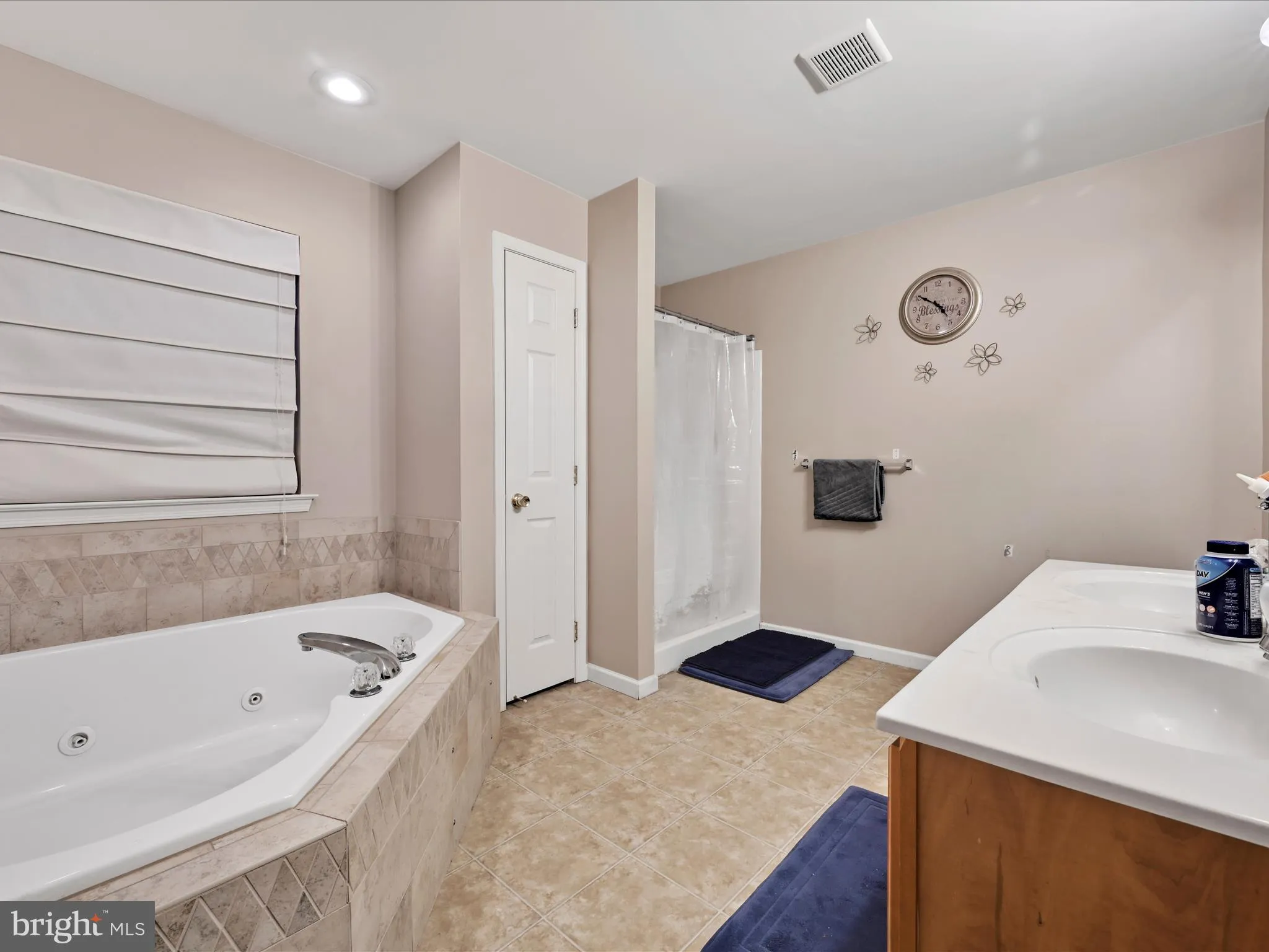 Douglassville, Pennsylvania 19518, United States, 4 Bedrooms Bedrooms, ,3 BathroomsBathrooms,Residential,Active,168189