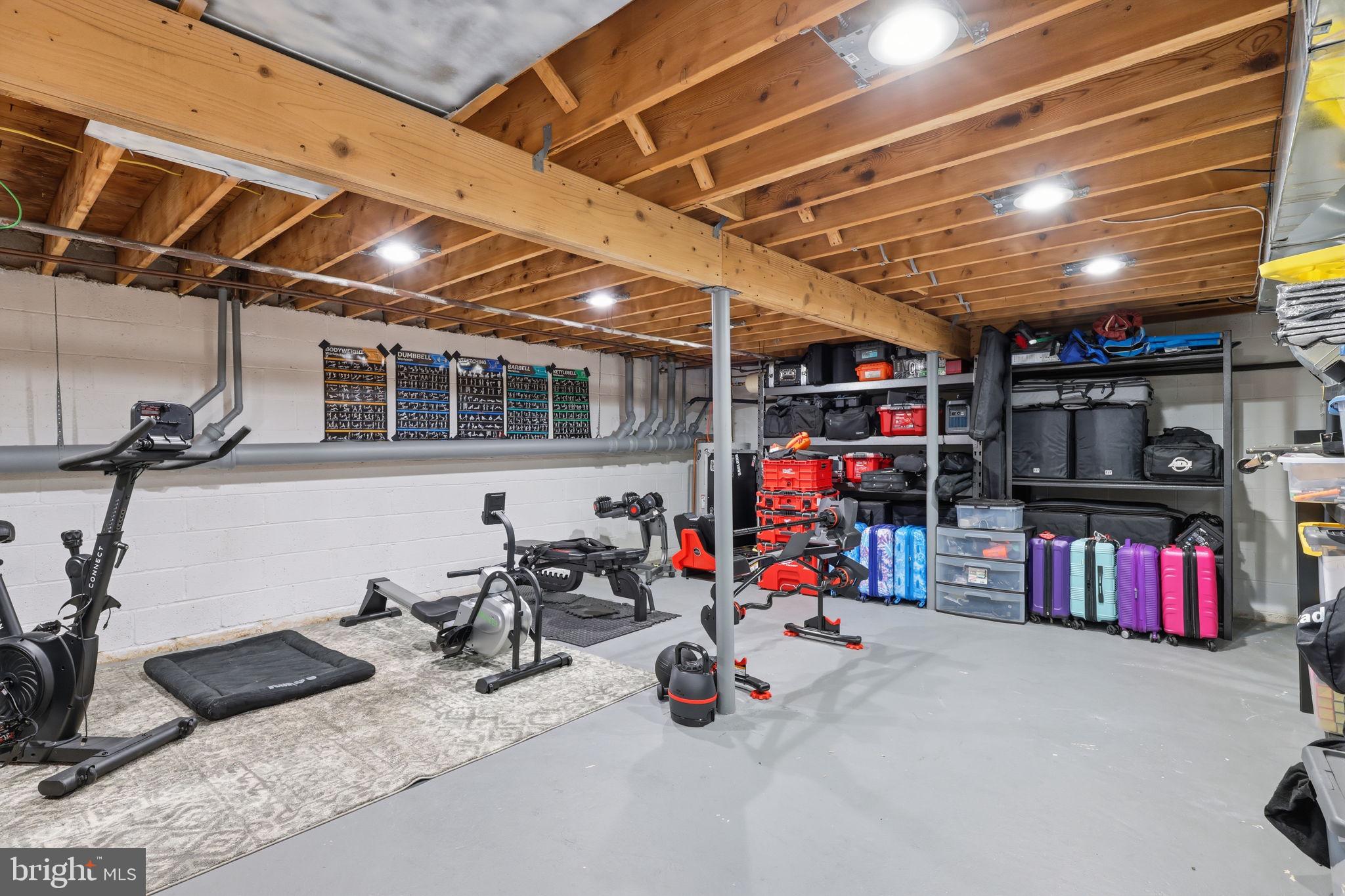 INTERNATIONAL VIL - Residential