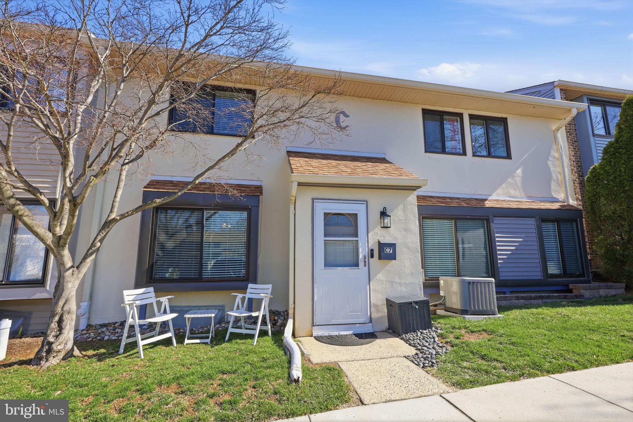 INTERNATIONAL VIL - Residential