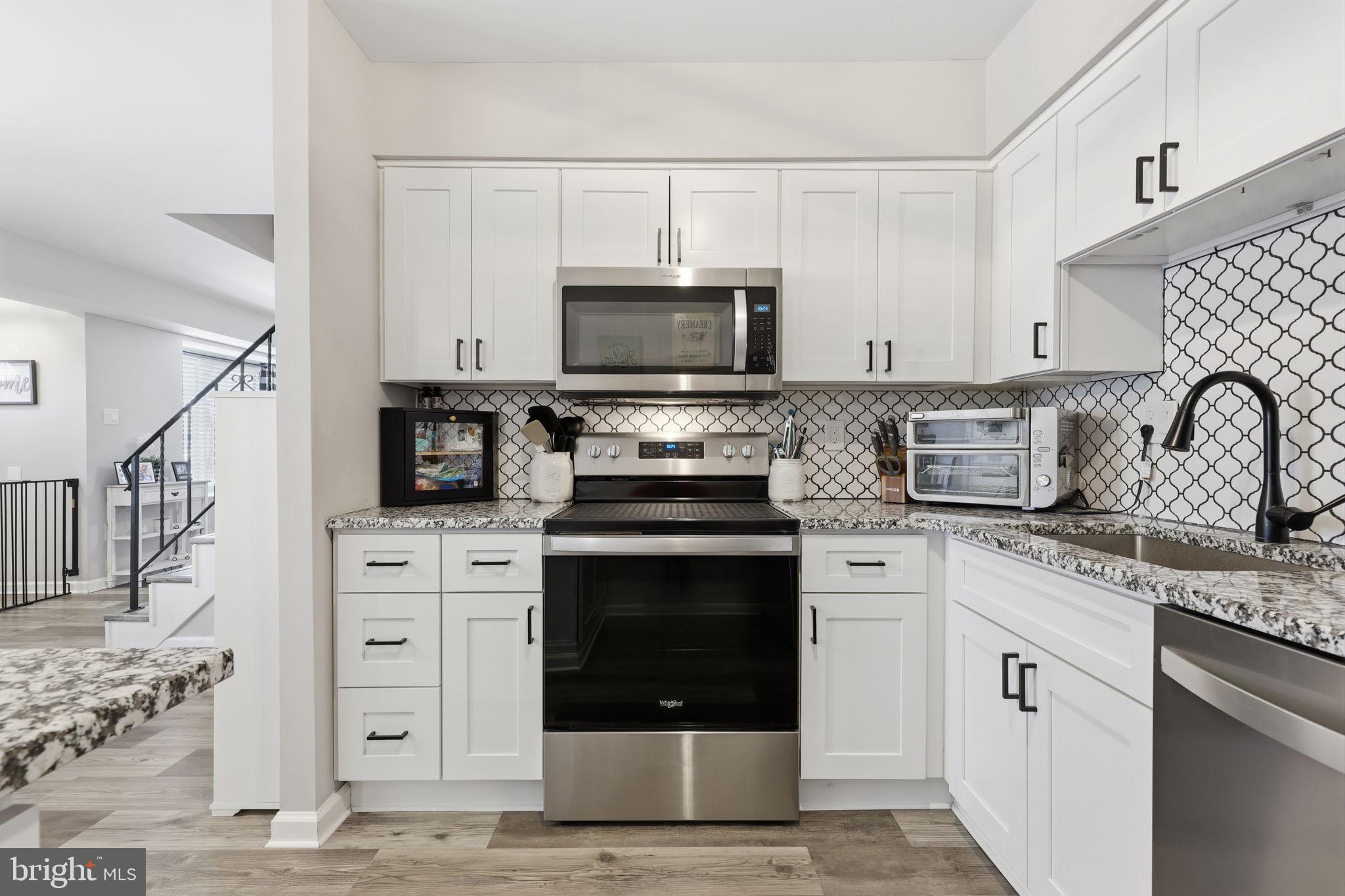 INTERNATIONAL VIL - Residential