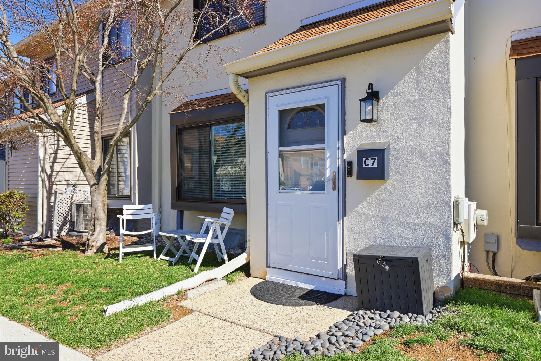 INTERNATIONAL VIL - Residential