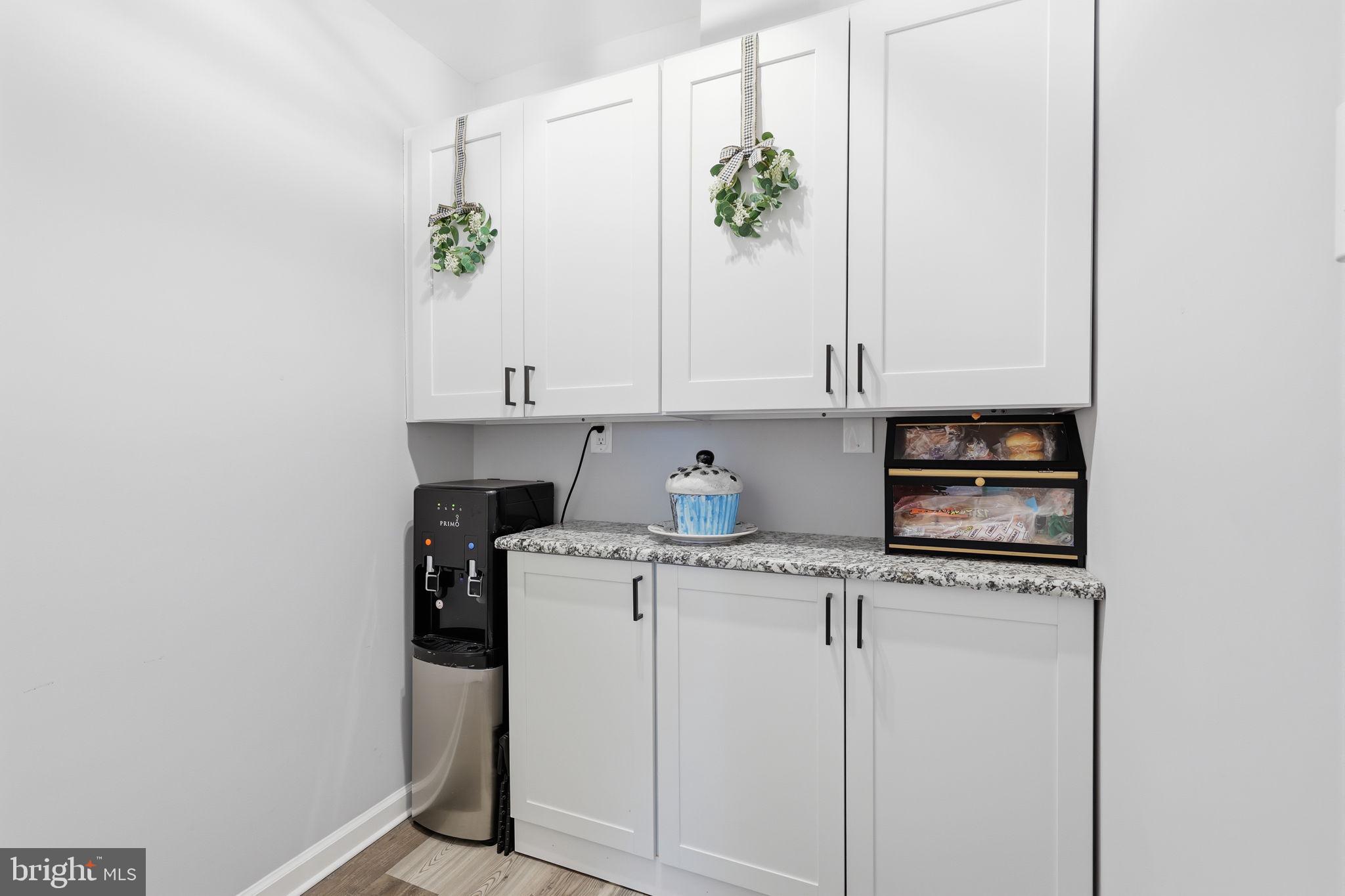 INTERNATIONAL VIL - Residential