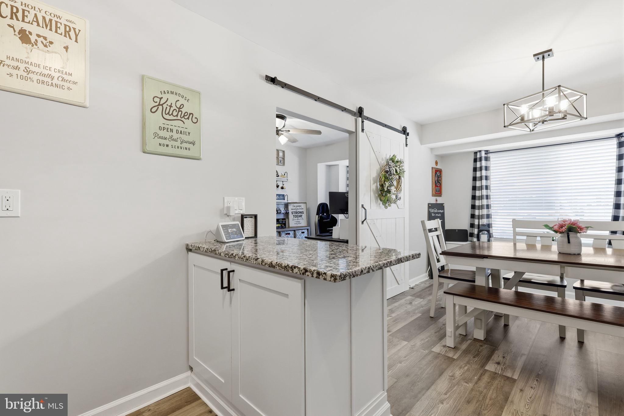 INTERNATIONAL VIL - Residential