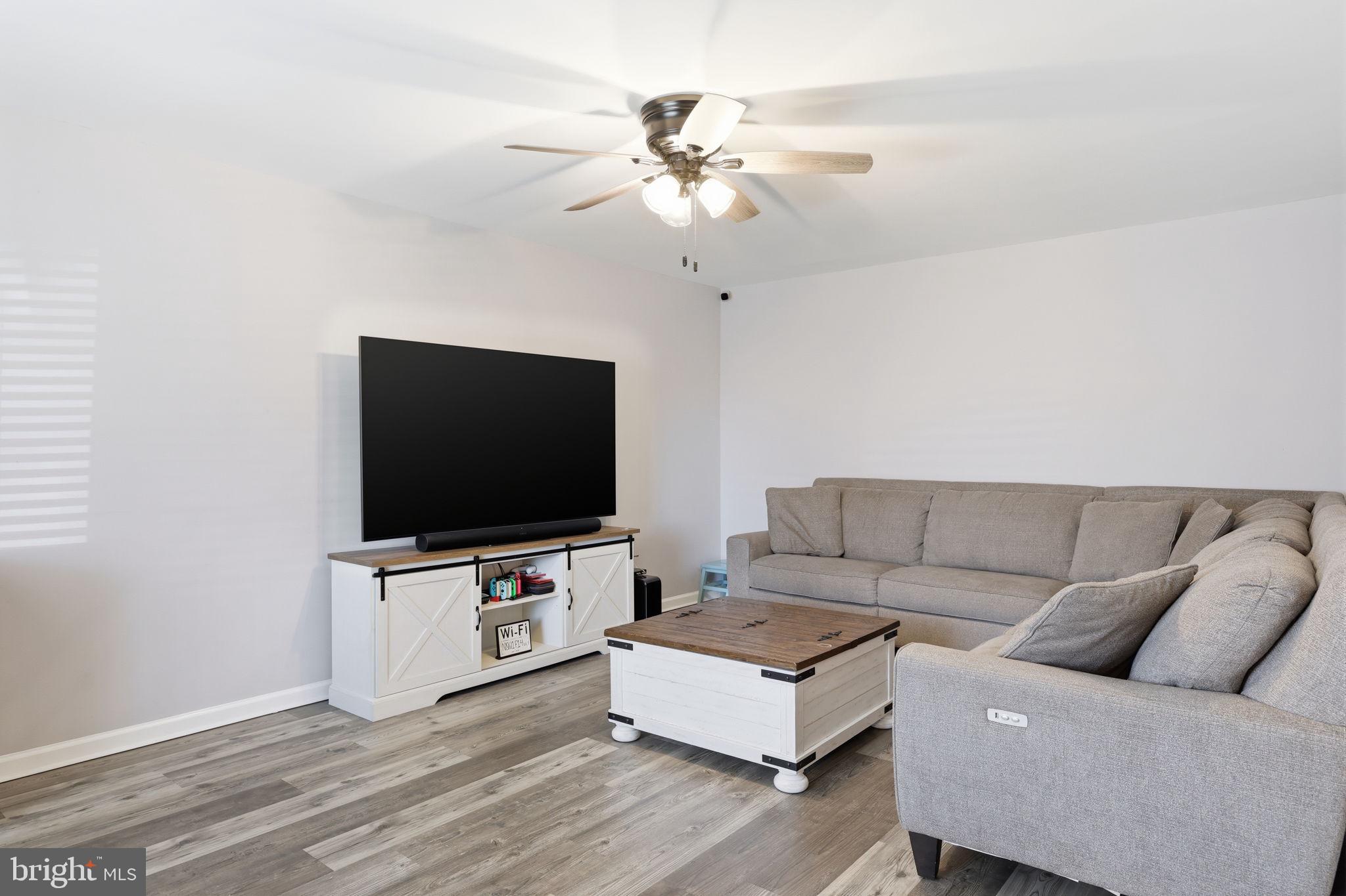 INTERNATIONAL VIL - Residential