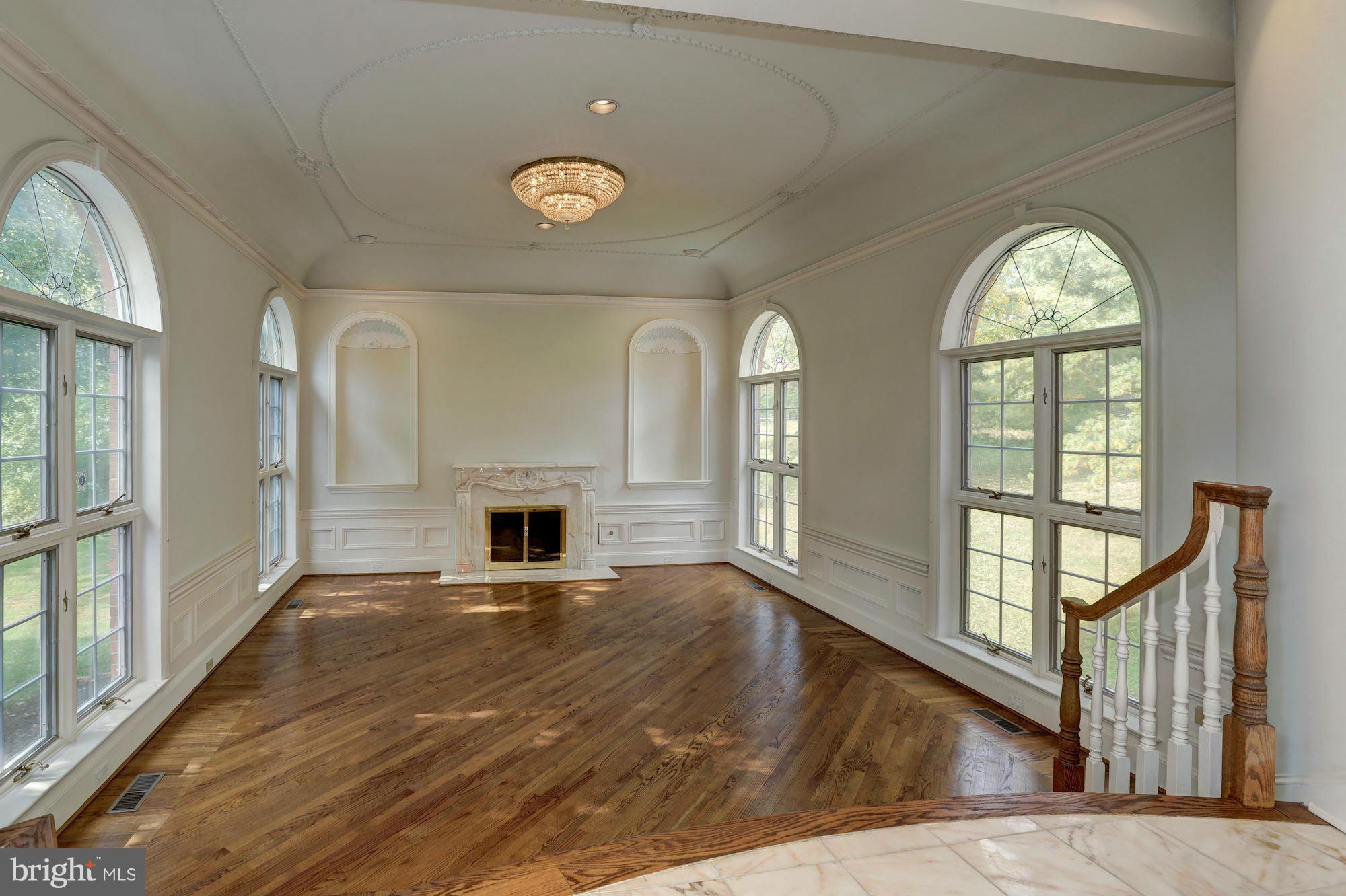 KENTSDALE ESTATES - Residential