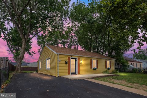 Photo of 319 Howell Dr, NEW CASTLE, DE 19720 (MLS # DENC2087312)