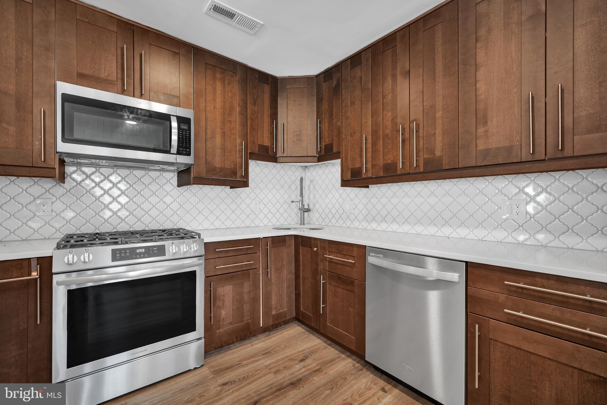 CREEK VIEW CROSSING - Residential