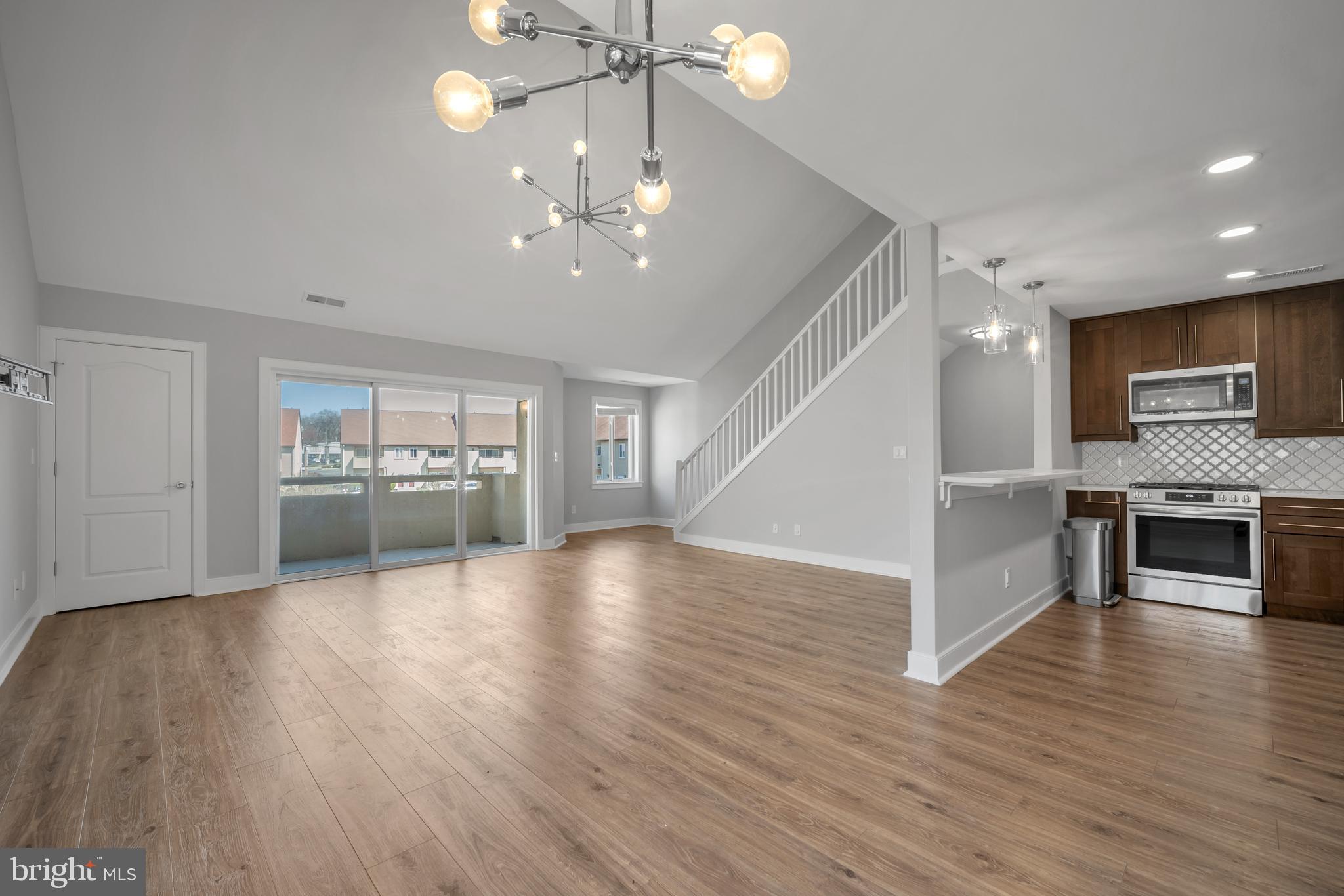 CREEK VIEW CROSSING - Residential