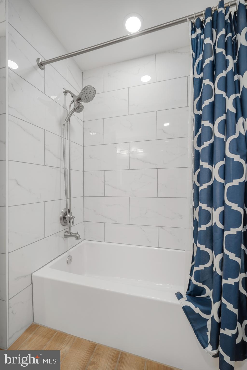 CREEK VIEW CROSSING - Residential