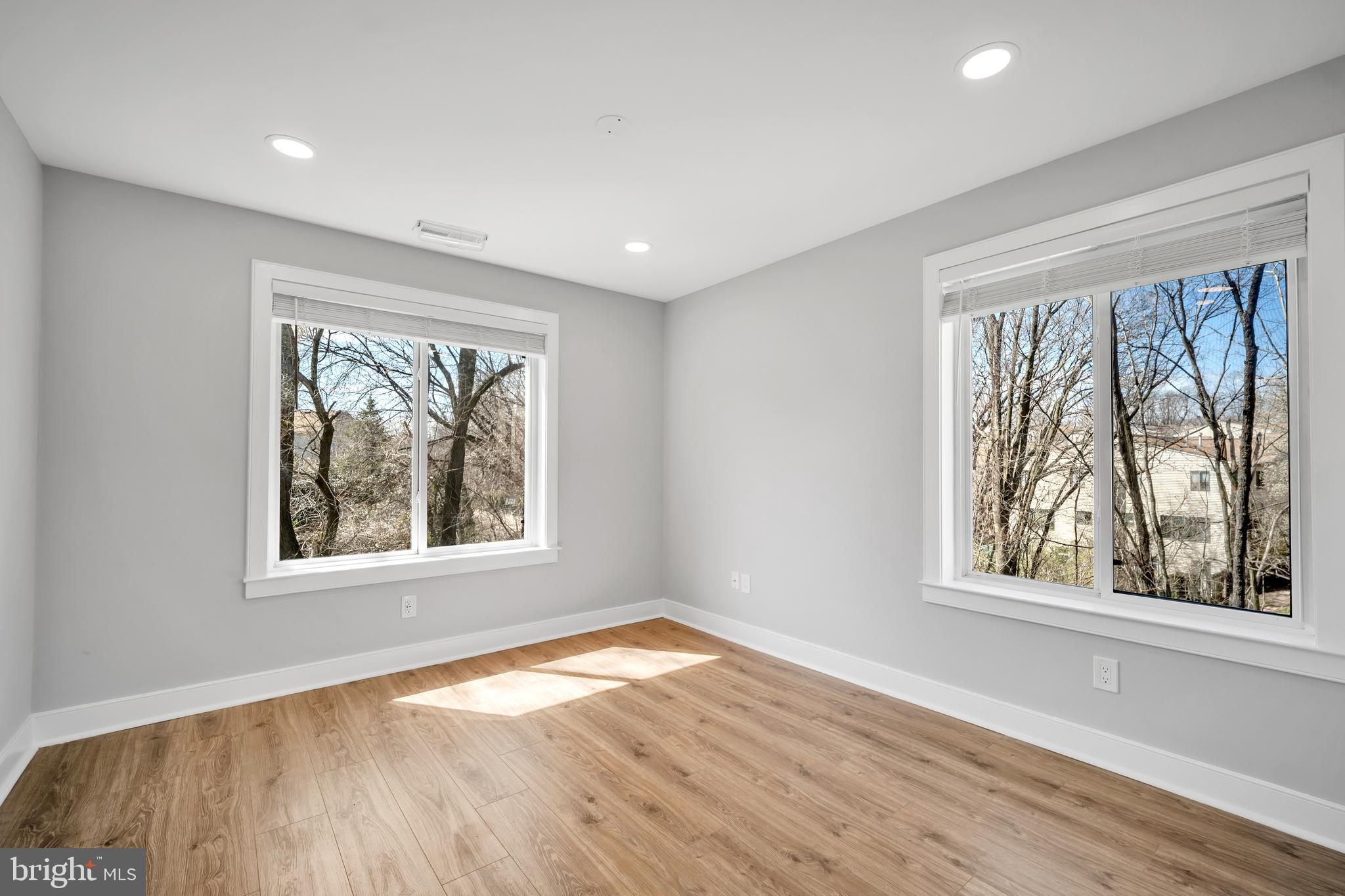 CREEK VIEW CROSSING - Residential