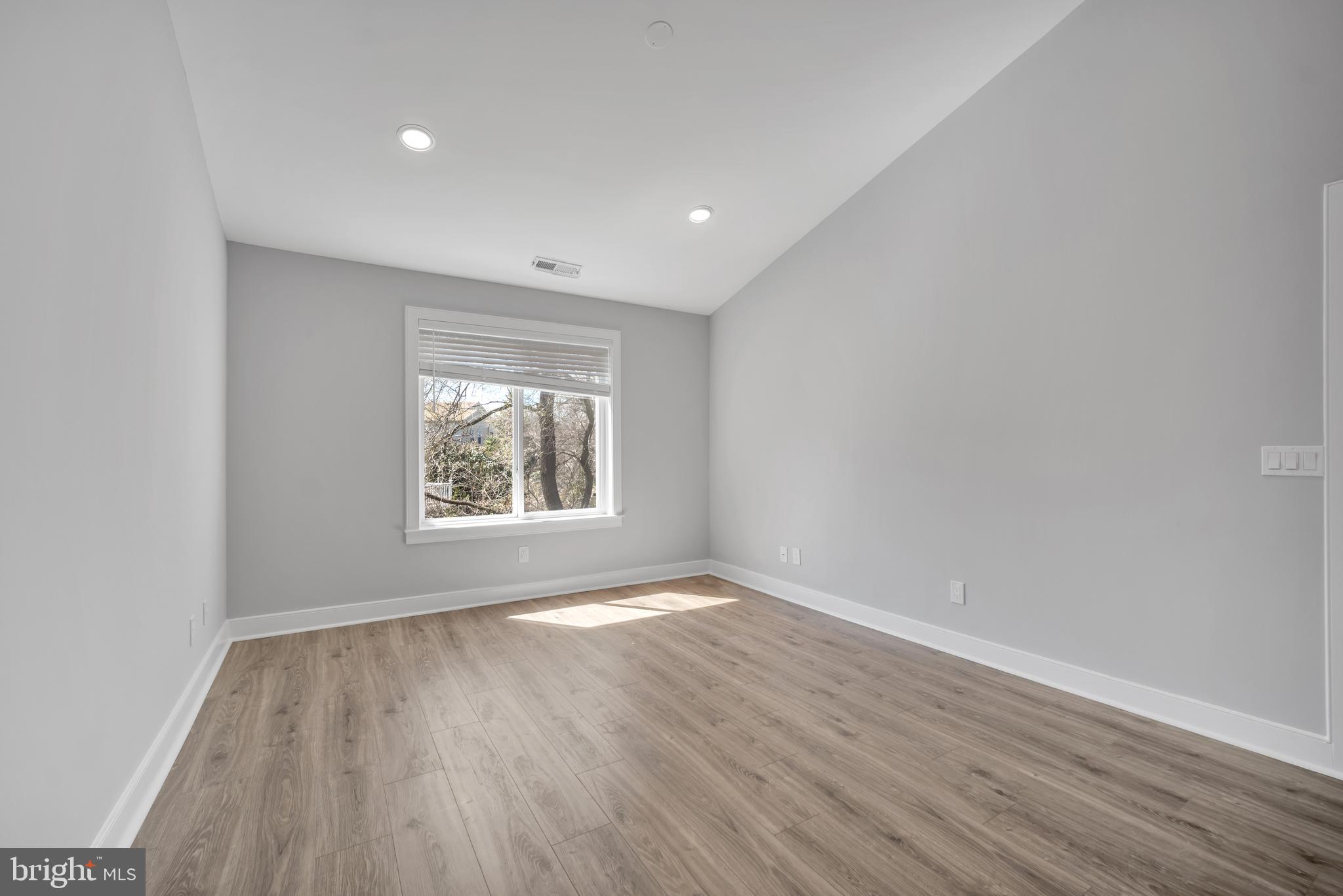 CREEK VIEW CROSSING - Residential