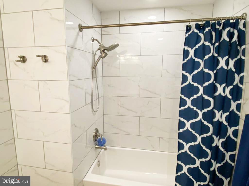 CREEK VIEW CROSSING - Residential