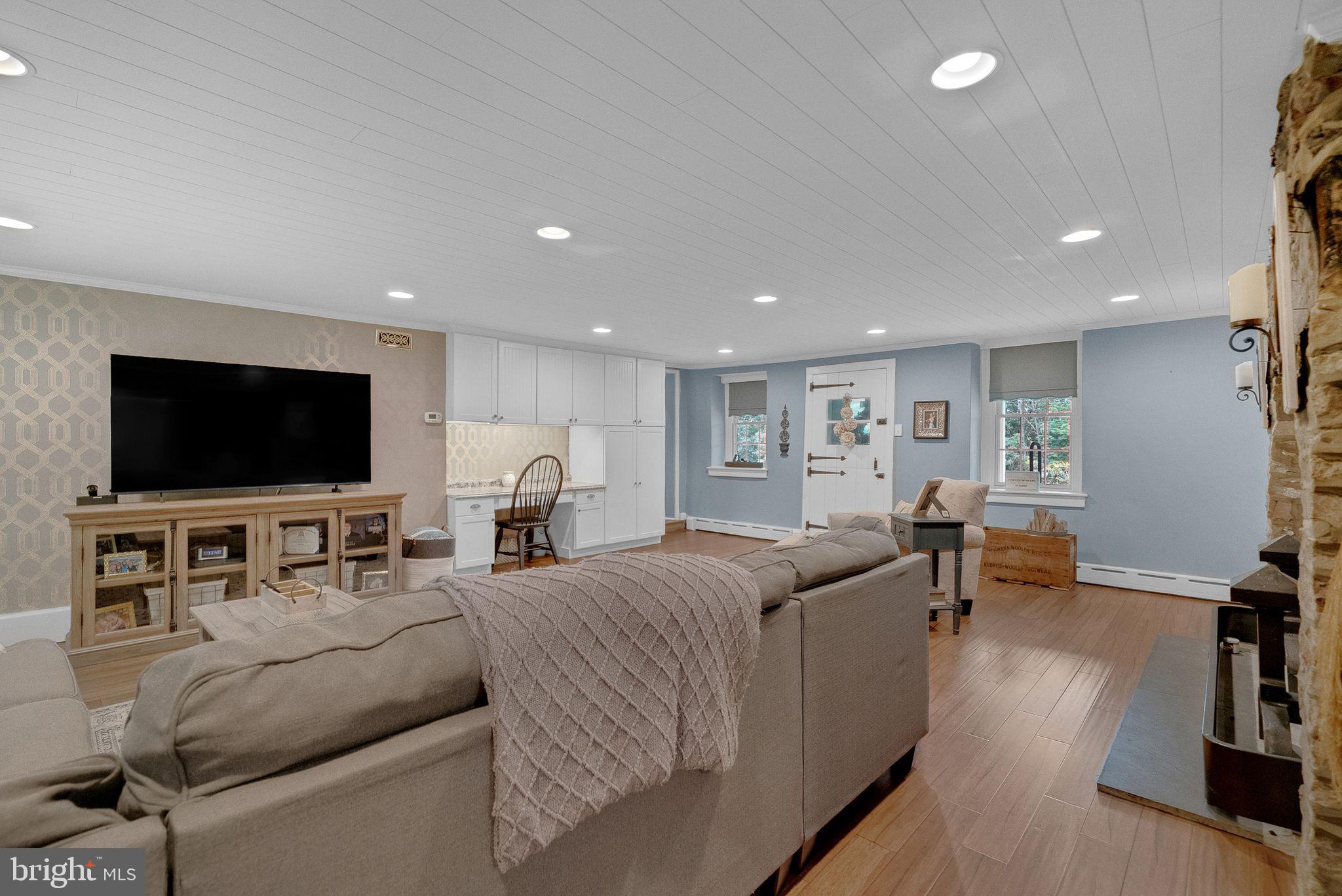 NEW BRITAIN WALK - Residential