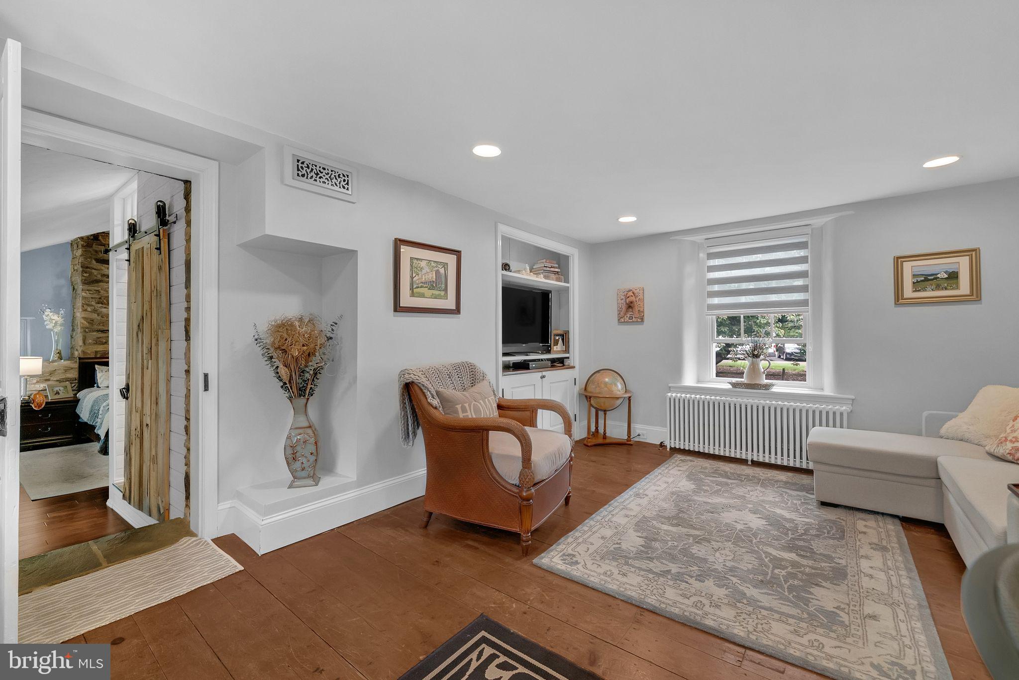 NEW BRITAIN WALK - Residential