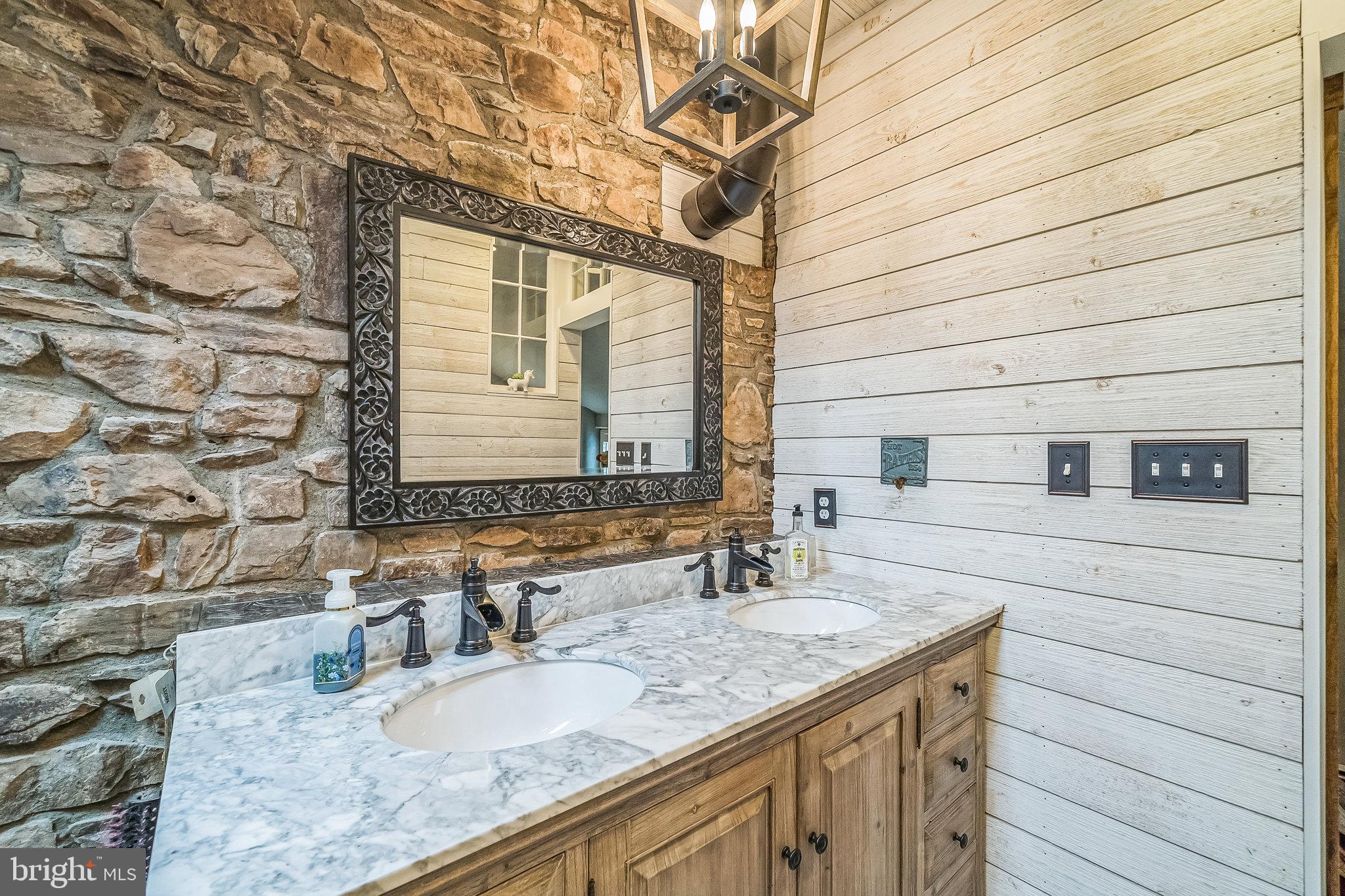 NEW BRITAIN WALK - Residential