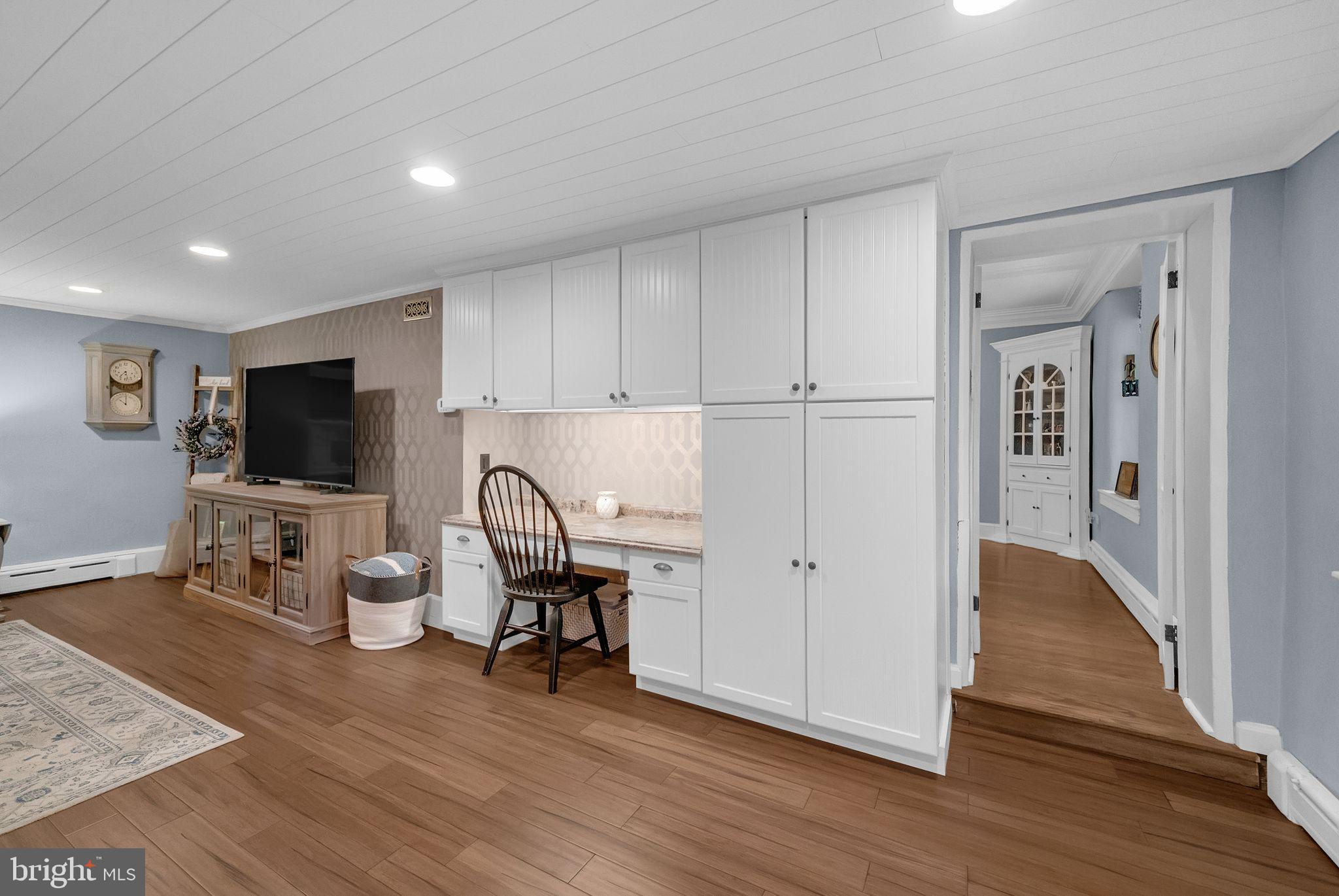 NEW BRITAIN WALK - Residential