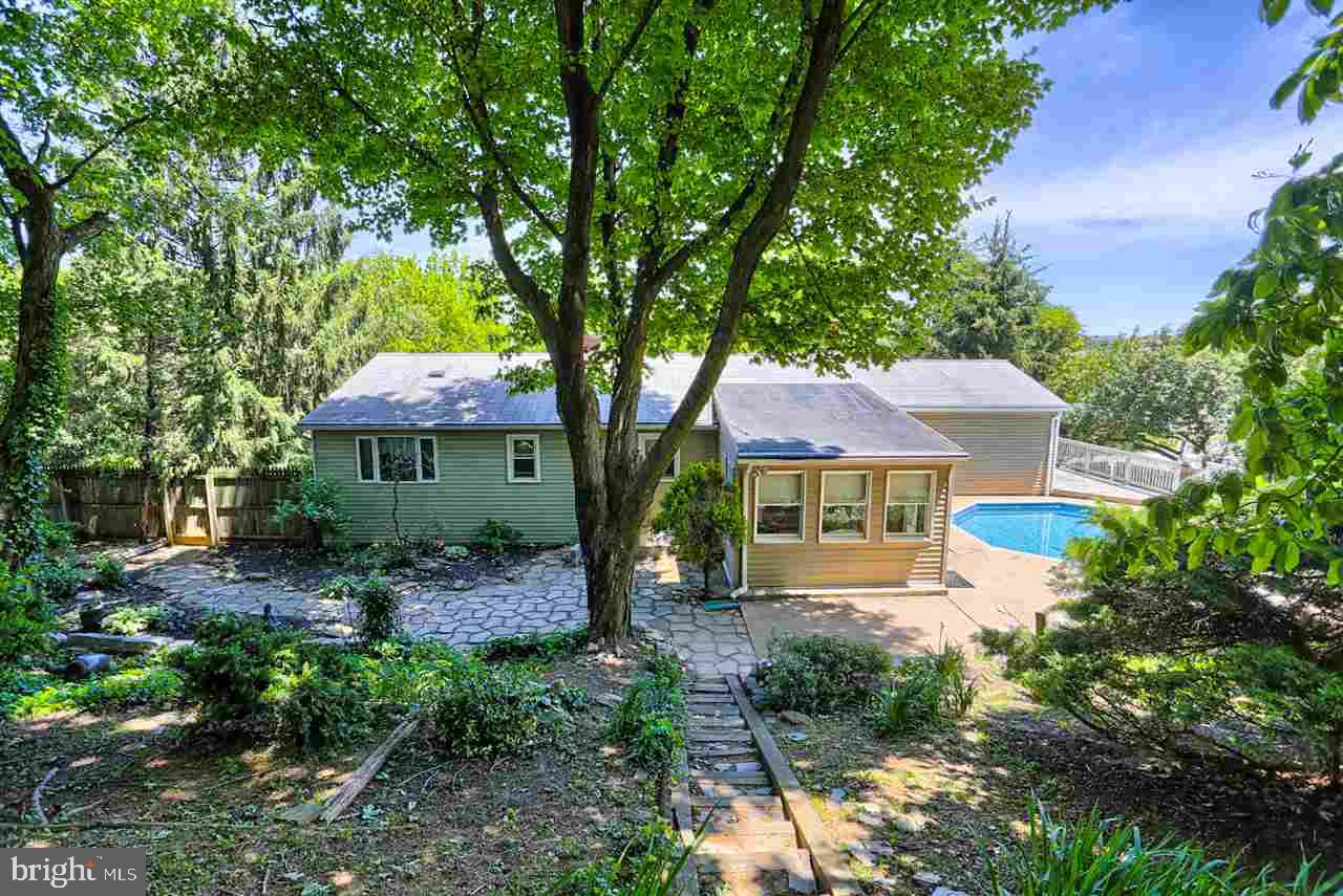 CROWN POINTE VISTAS - Residential