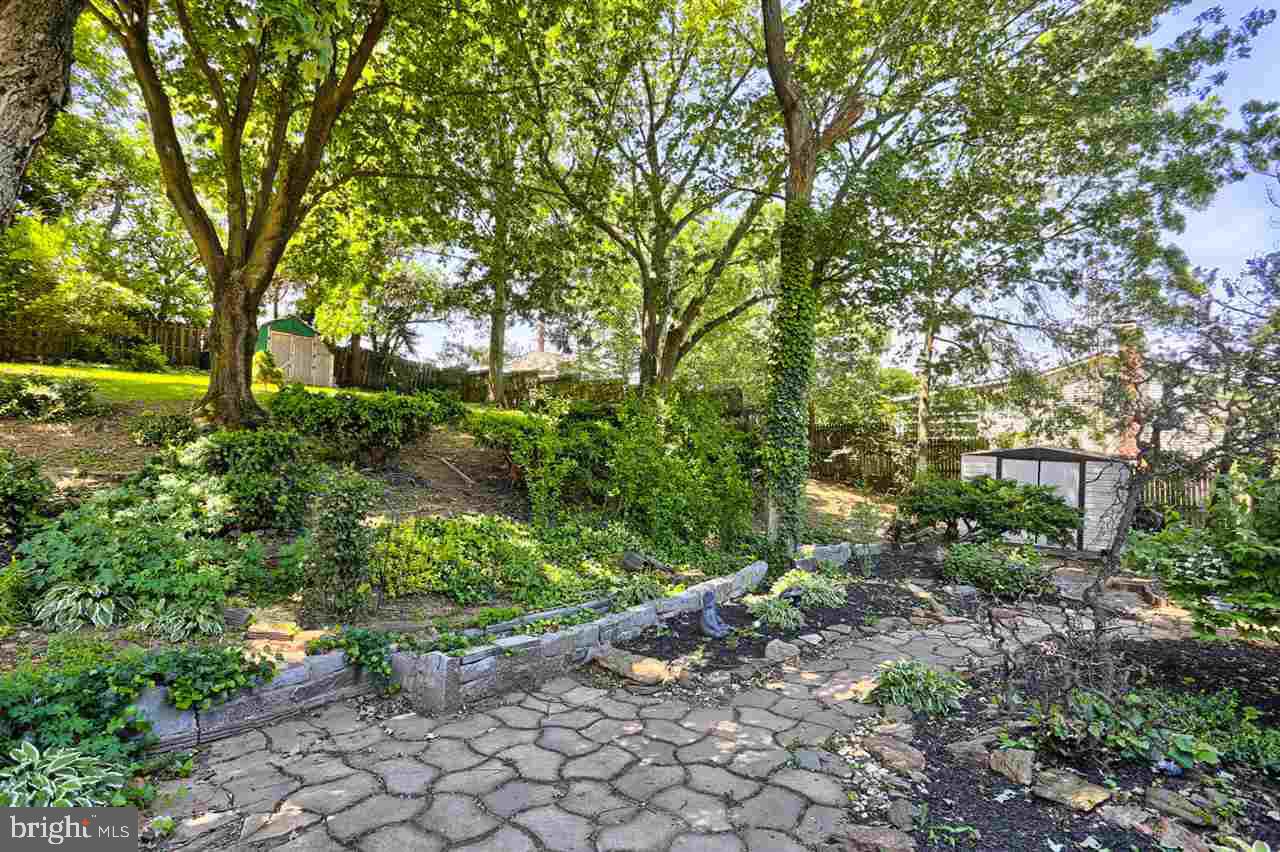 CROWN POINTE VISTAS - Residential