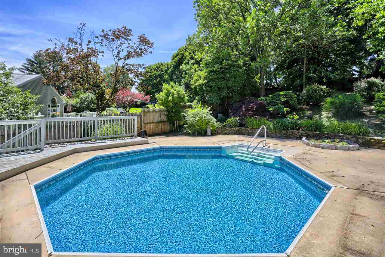 CROWN POINTE VISTAS - Residential