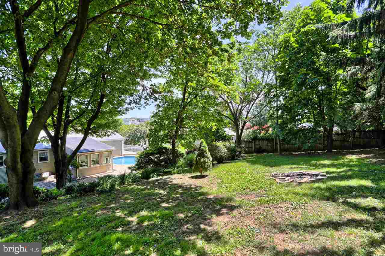 CROWN POINTE VISTAS - Residential