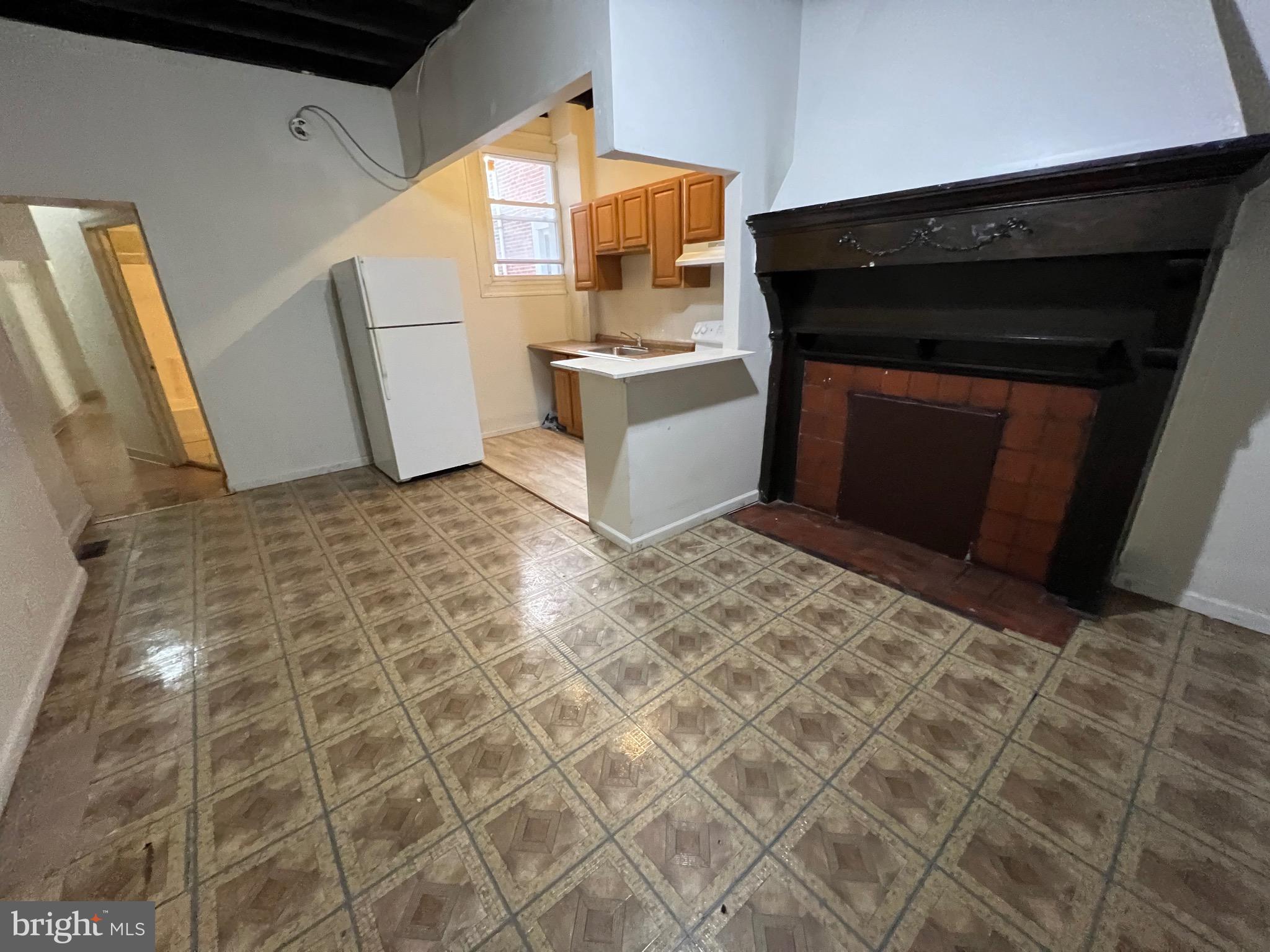 TEMPLE UNIVERSITY - Residential Lease