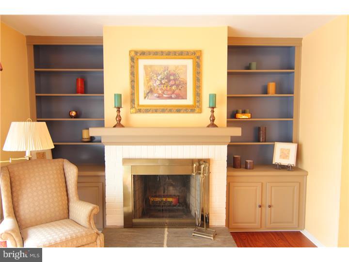 WALNUT HILL - Residential